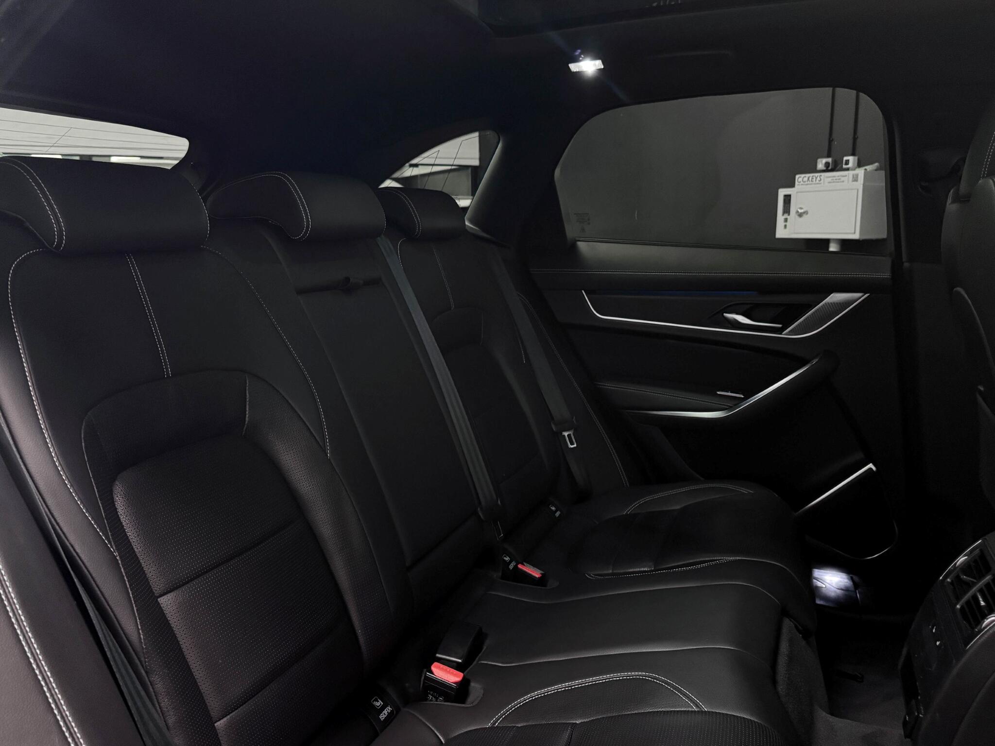 Jaguar F-Pace view 12