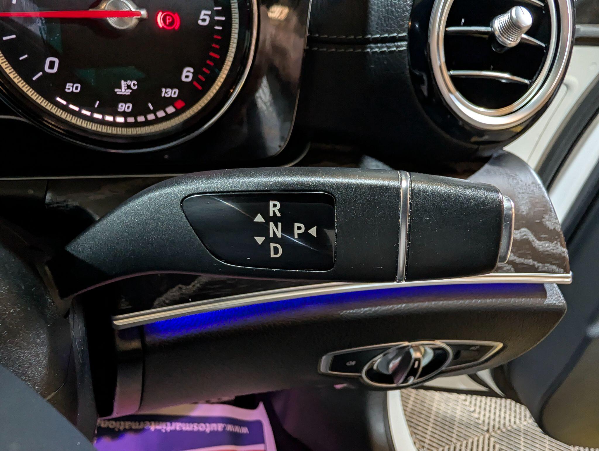 Mercedes-Benz E Class view 28