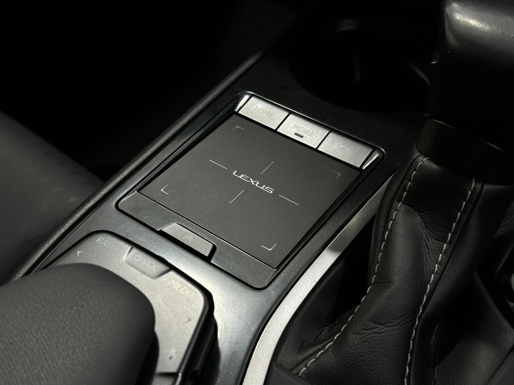 Lexus UX view 20