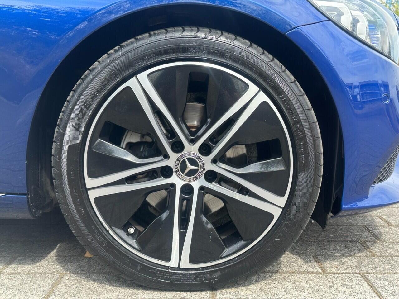 Mercedes-Benz C-Class view 3
