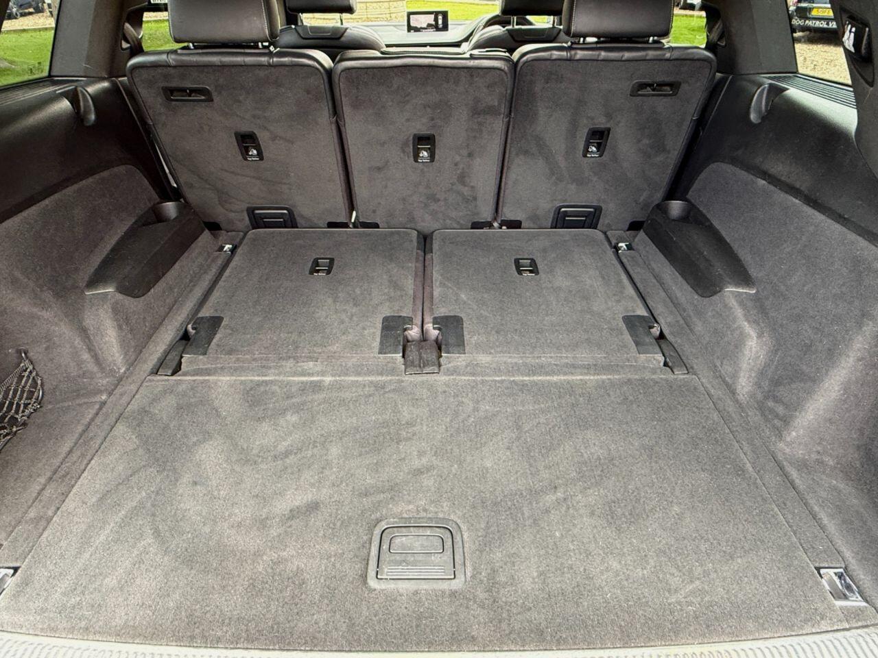 Audi Q7 view 28
