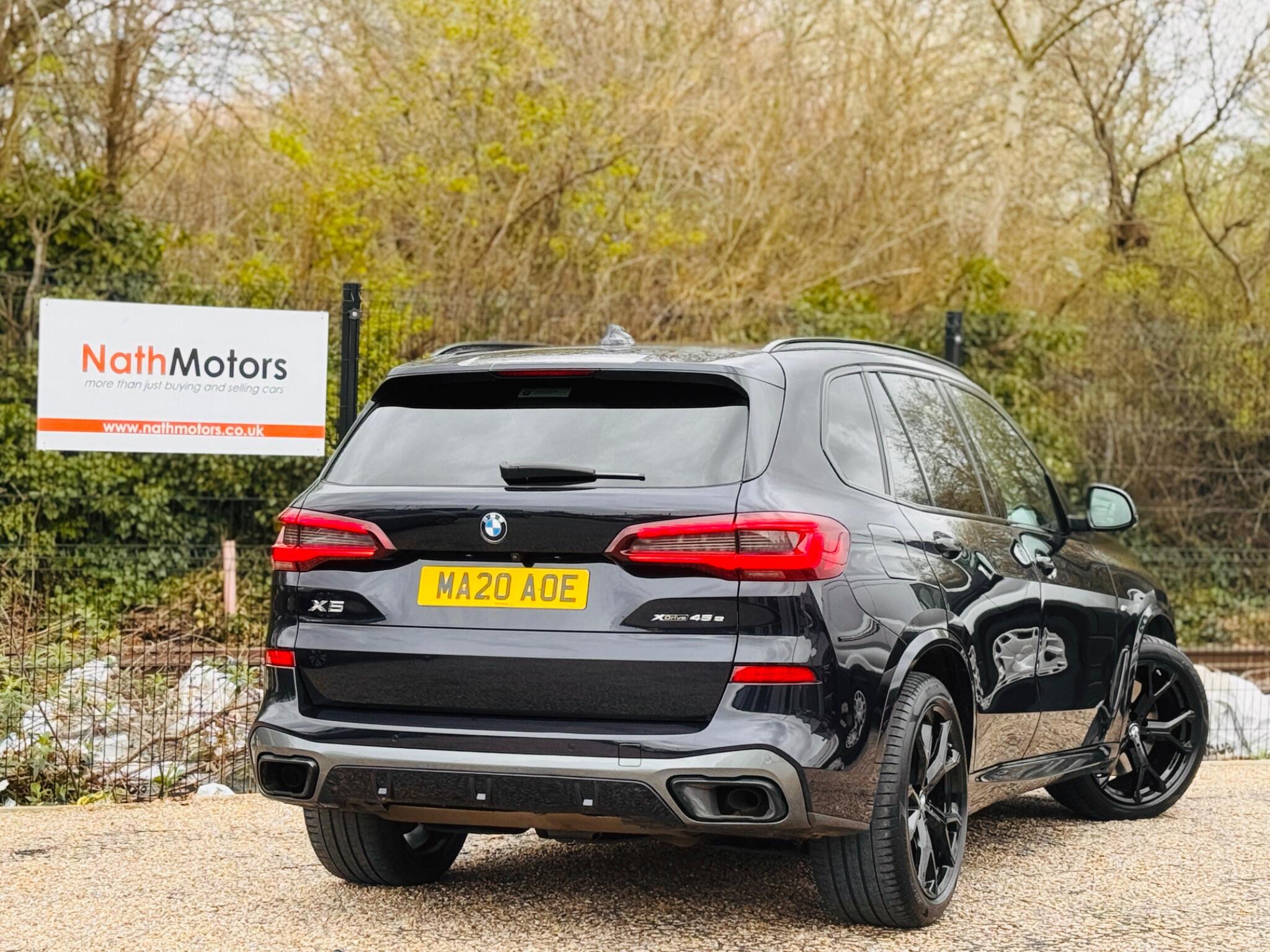 BMW X5 view 2