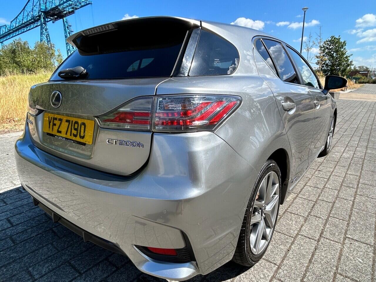Lexus CT view 11