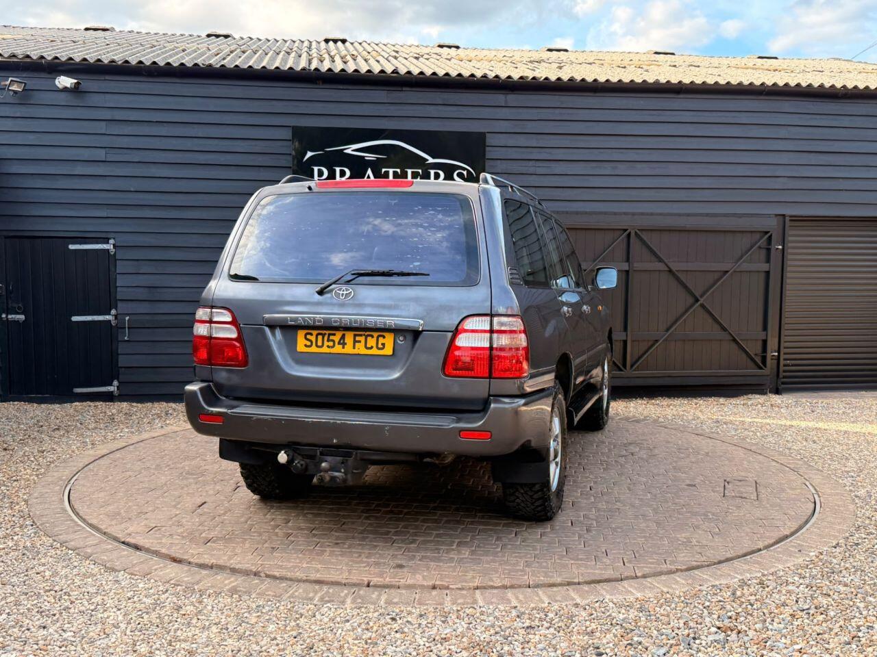 Toyota Land Cruiser view 23
