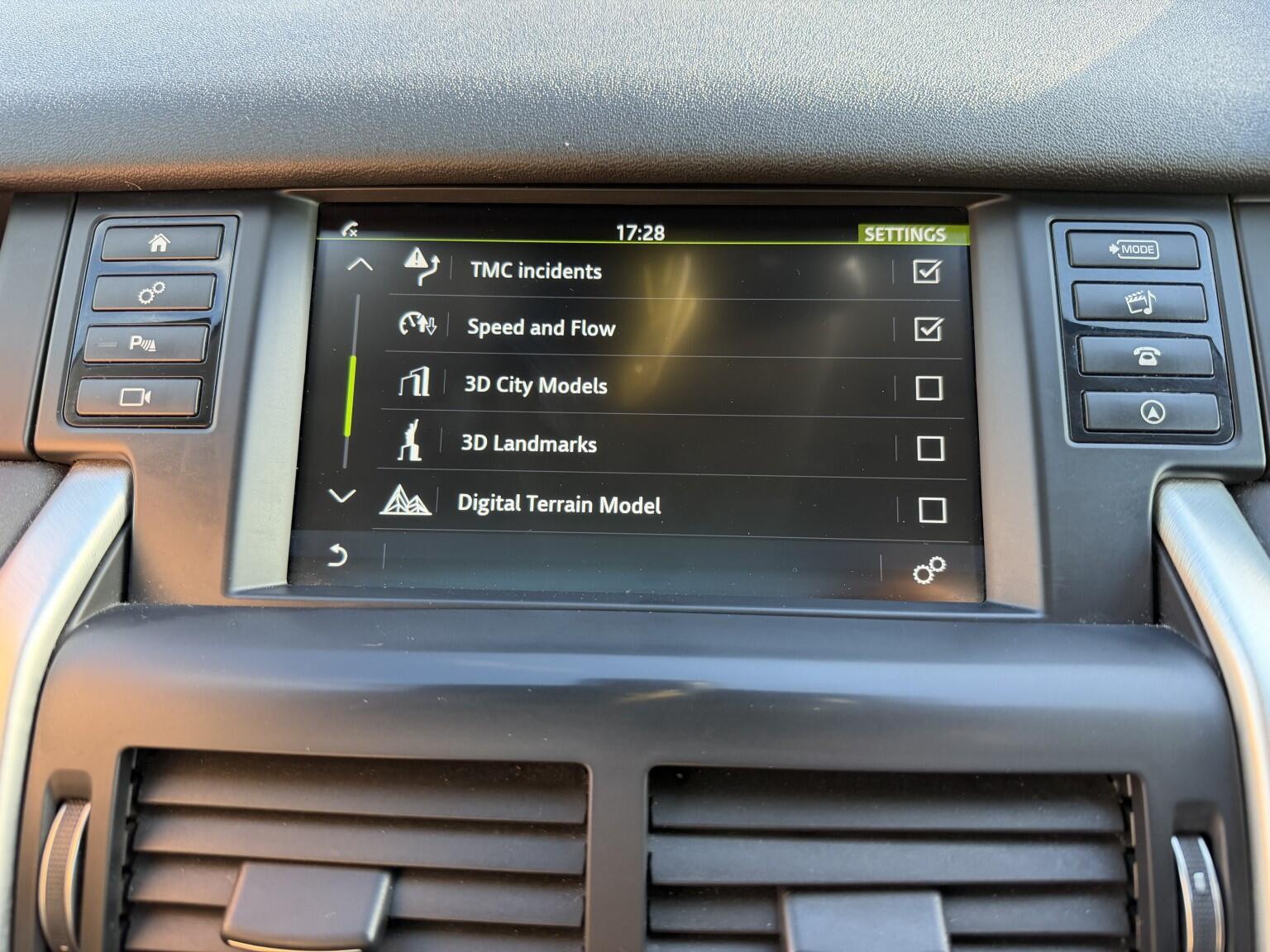 Land Rover Discovery Sport view 40