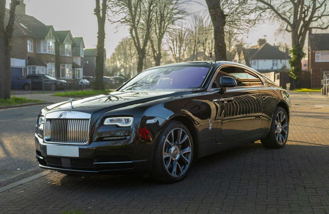 Rolls-Royce Wraith view 3