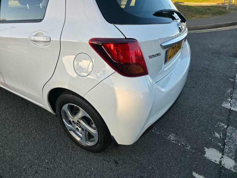 Toyota Yaris view 23