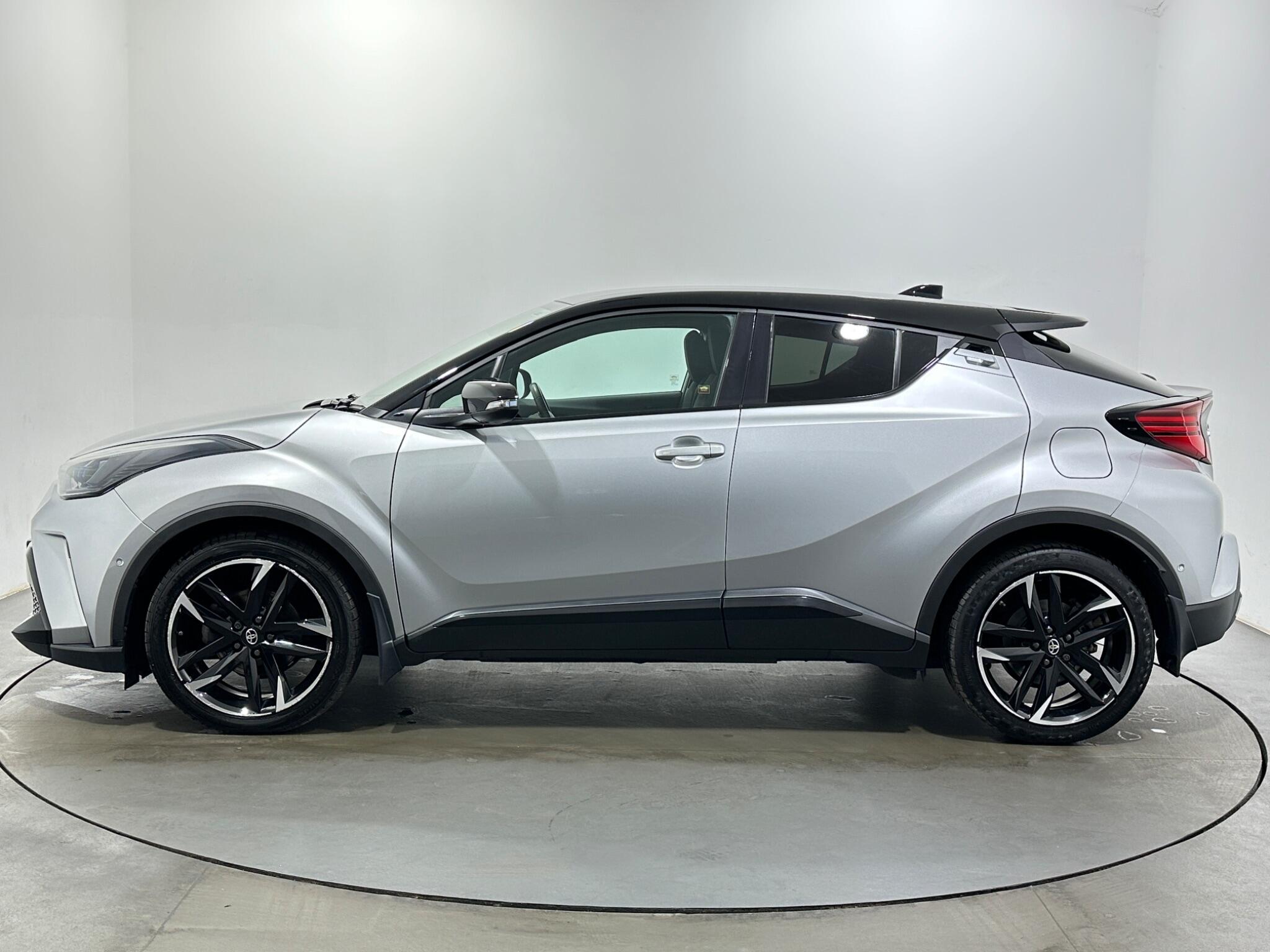 Toyota C-HR view 5