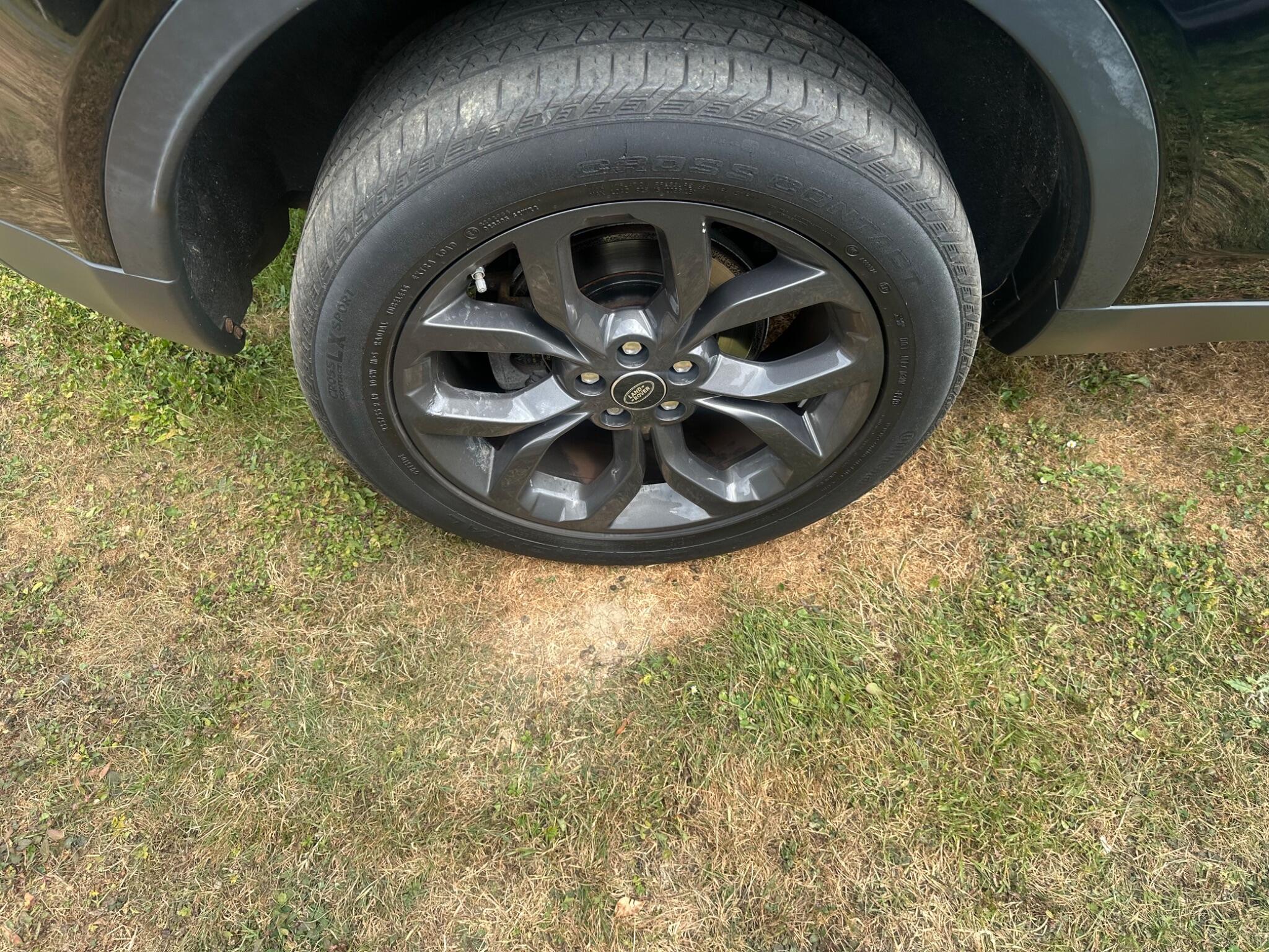 Land Rover Discovery Sport view 16