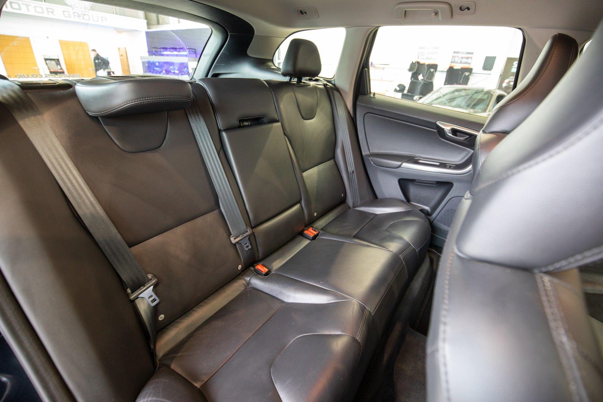 Volvo XC60 view 15