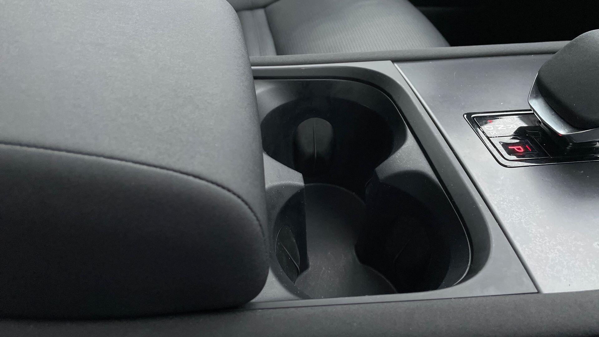 Land Rover Discovery Sport view 42