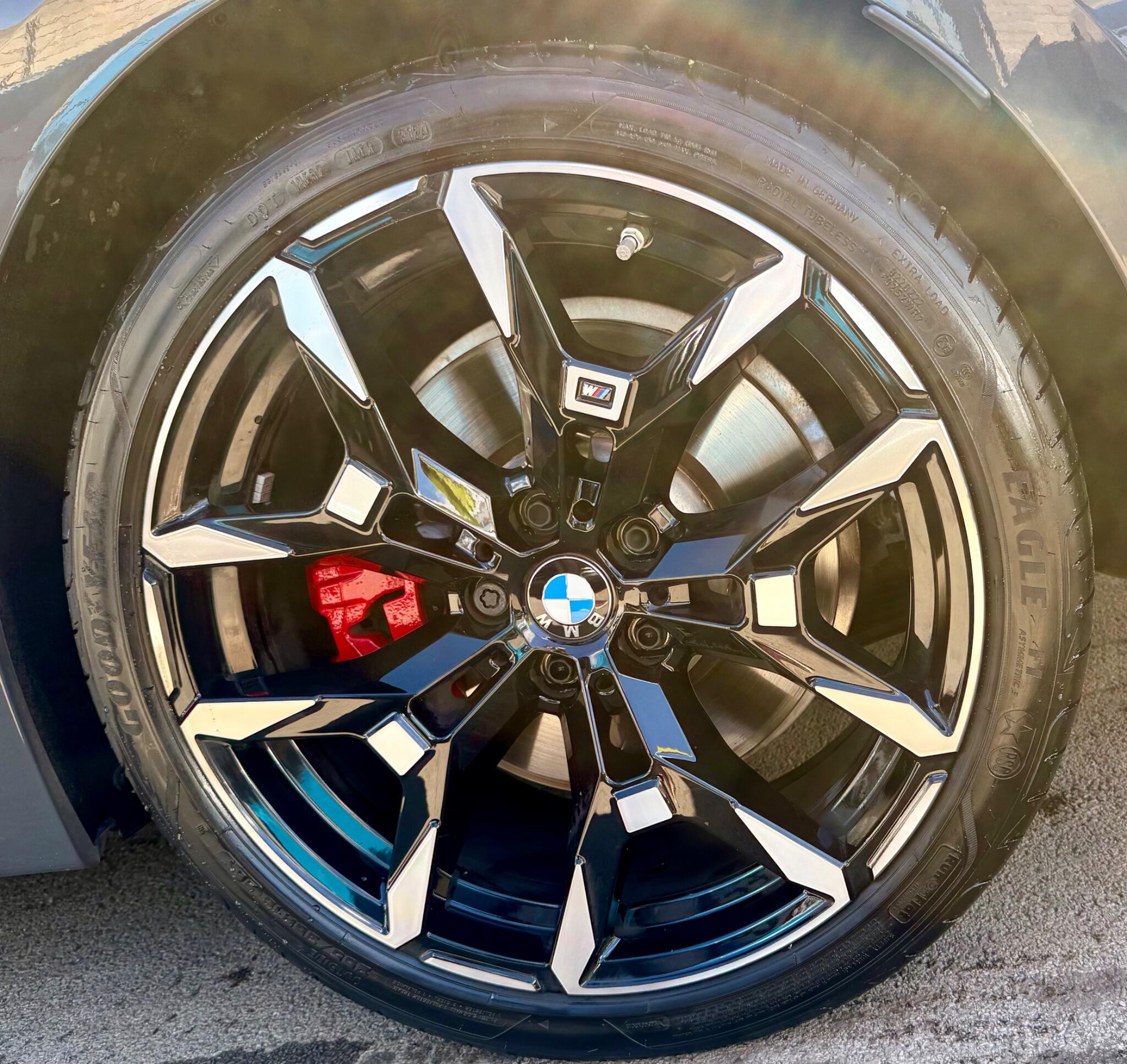 BMW 3 Series view 24