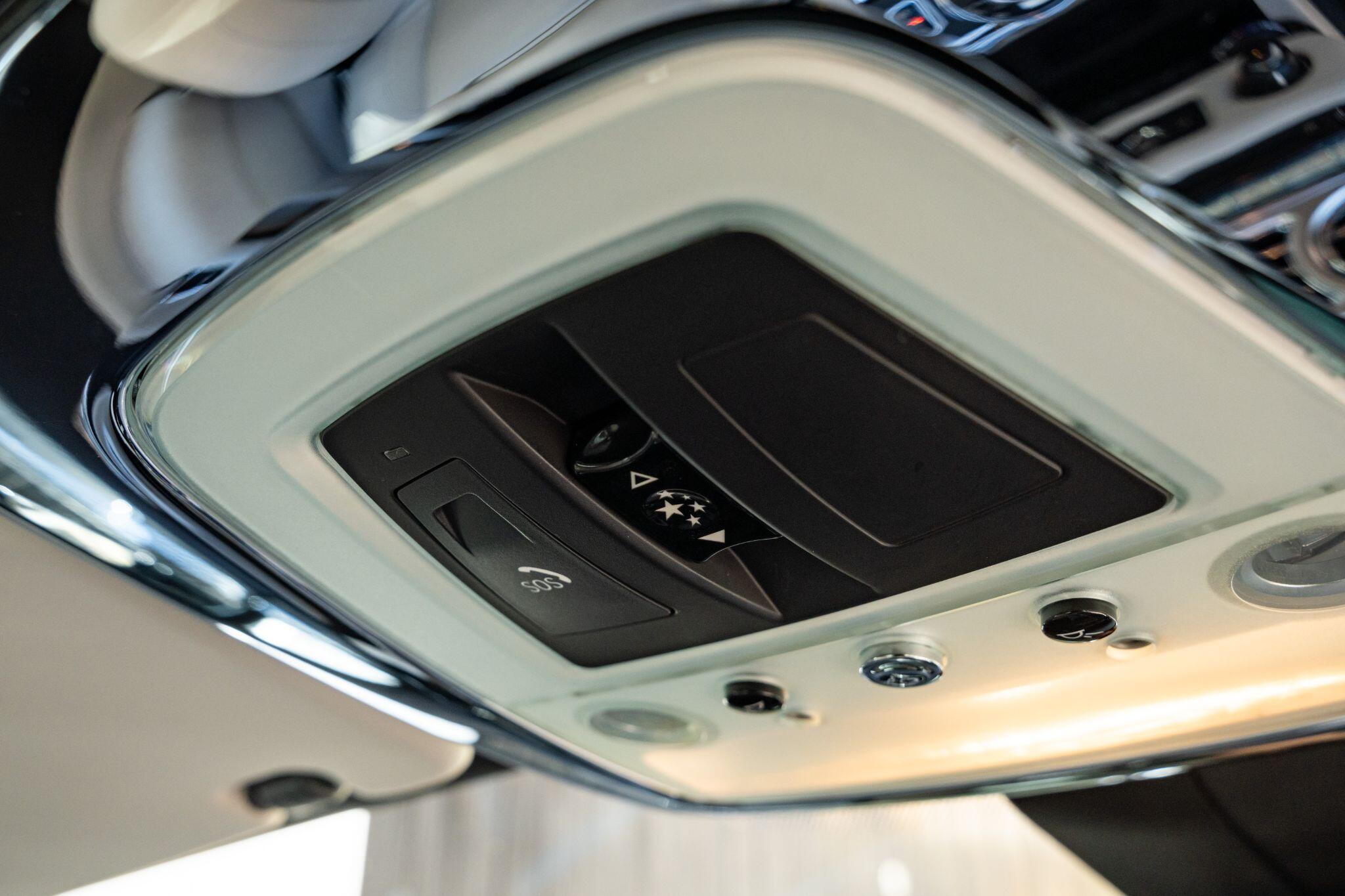 Rolls-Royce Wraith view 28