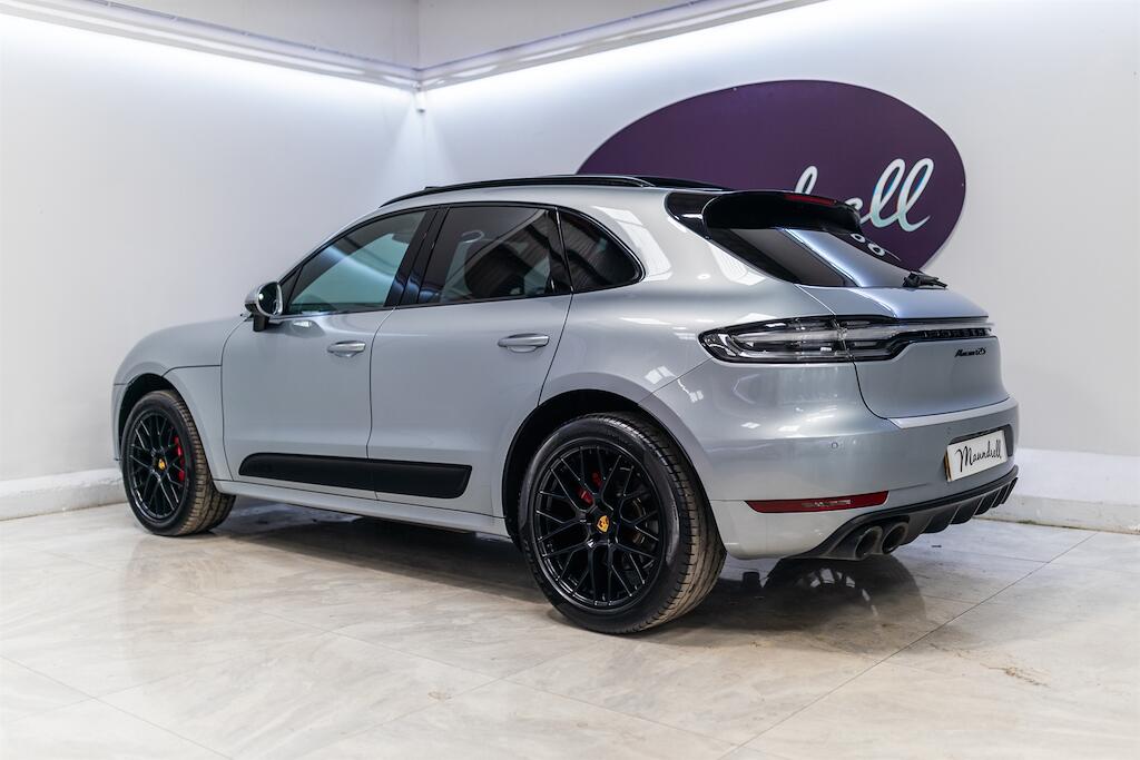 Porsche Macan view 4