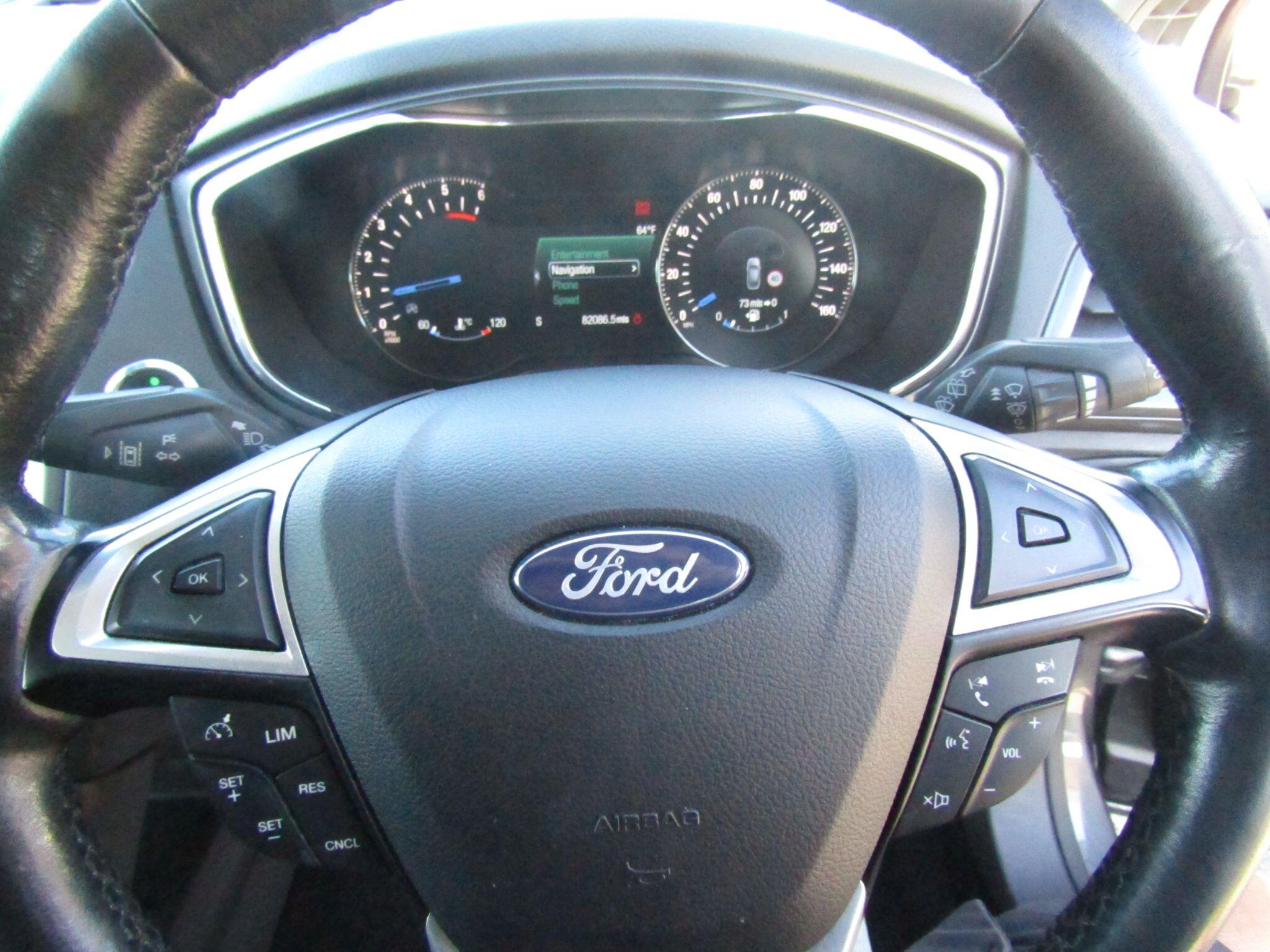 Ford Mondeo view 27