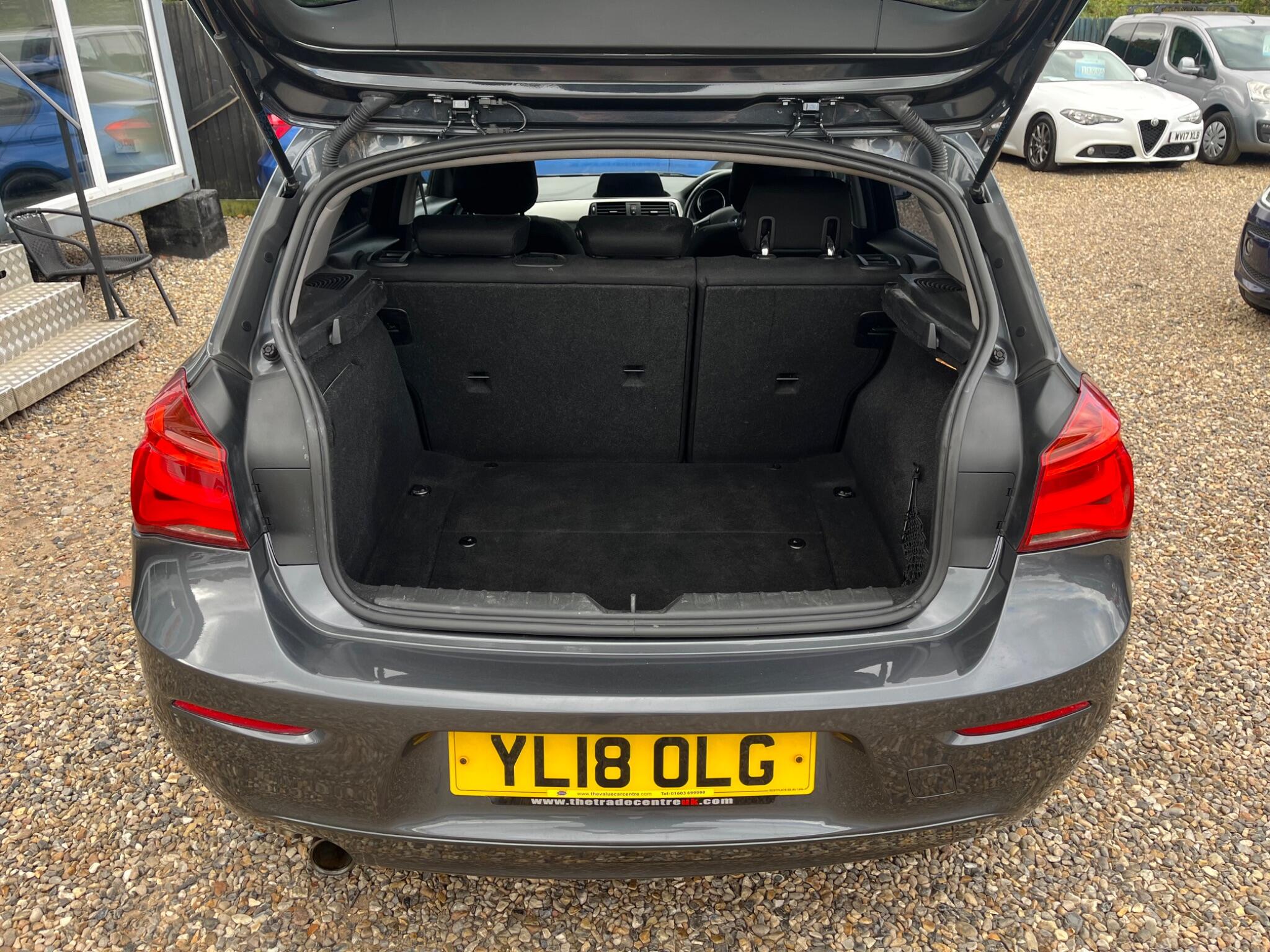 BMW 1 Series view 6