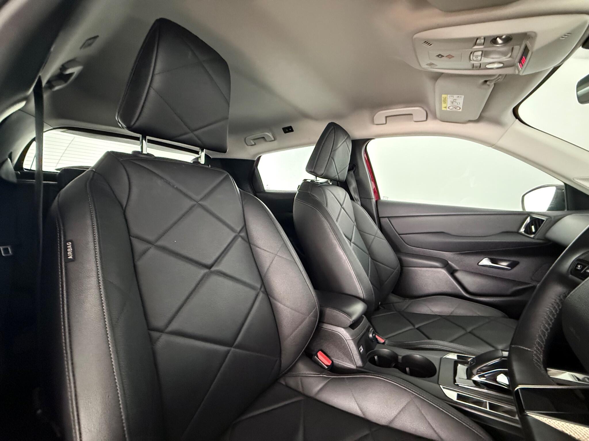 DS Automobiles DS 3 view 29