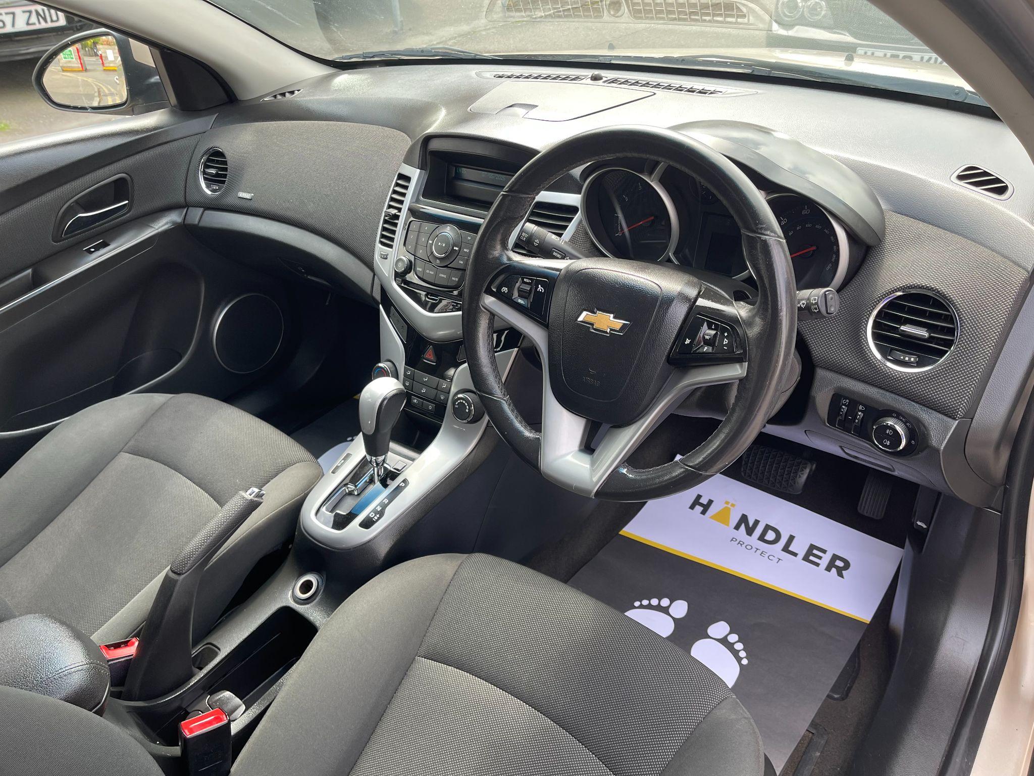 Chevrolet Cruze view 28
