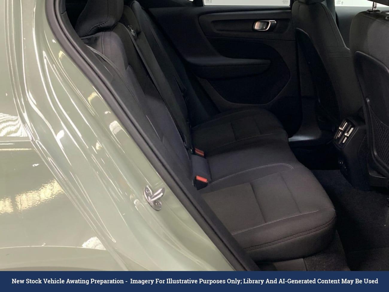 Volvo XC40 view 4