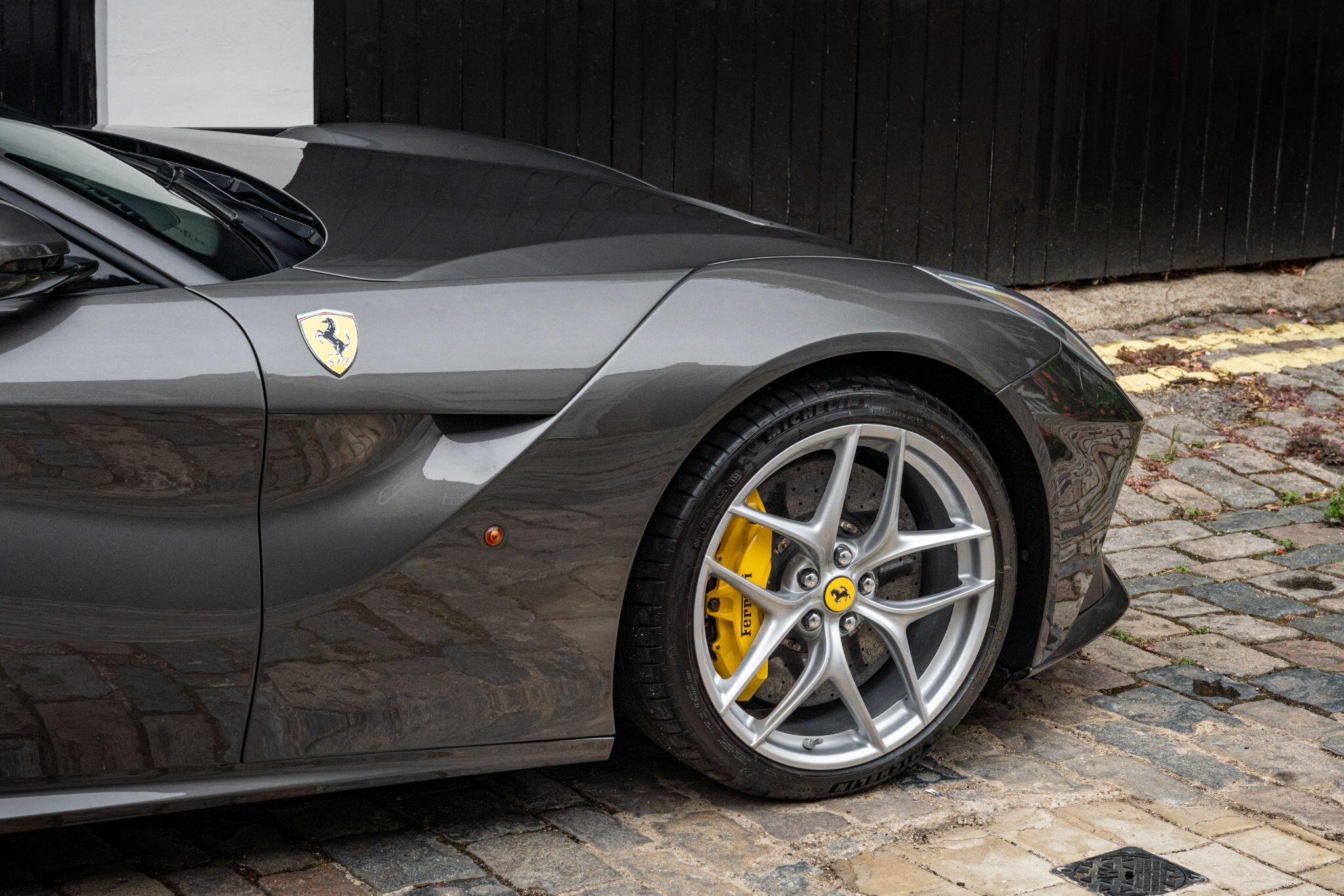 Ferrari F12 view 42