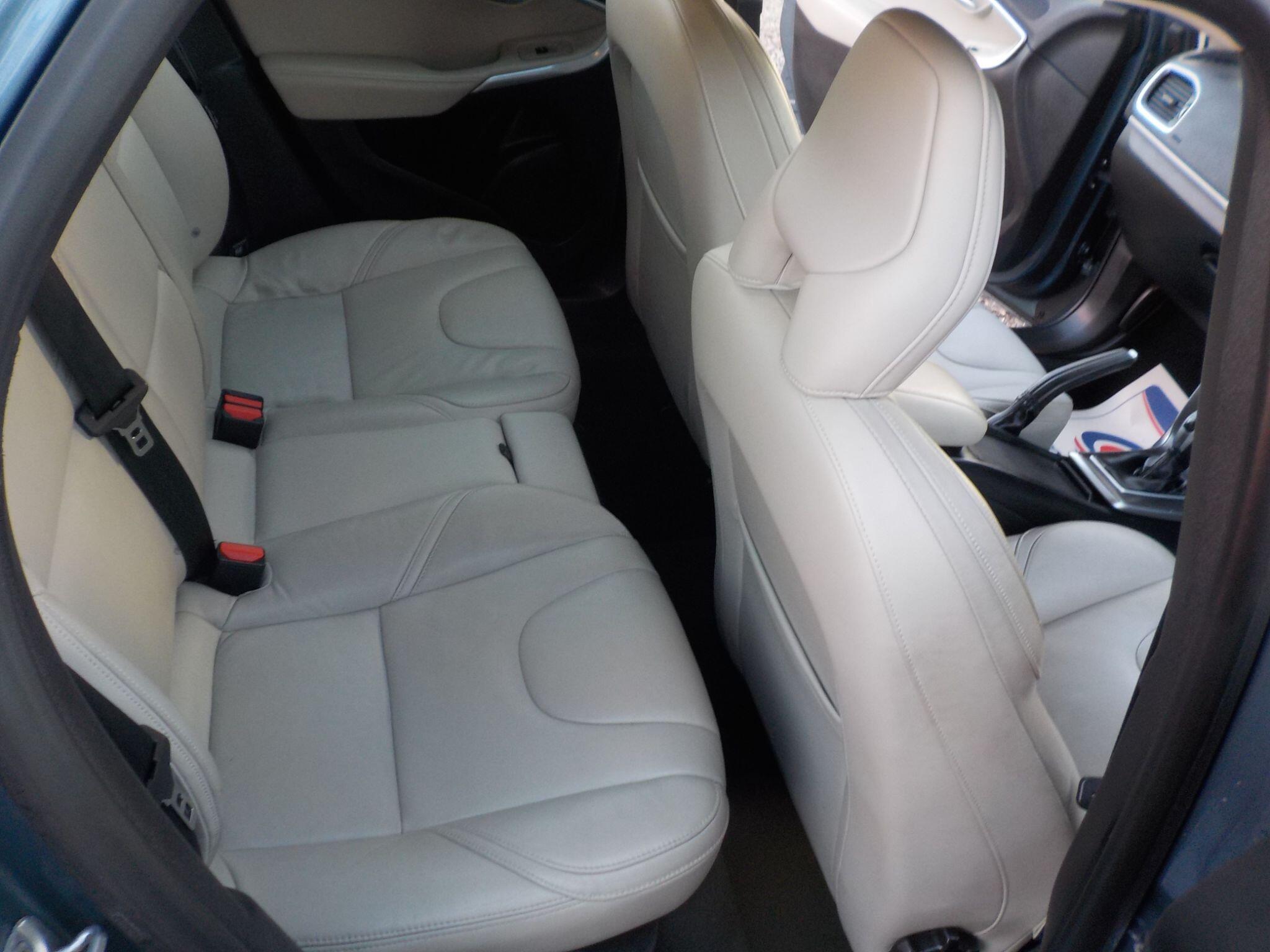 Volvo V40 2.0 D3 SE Lux Nav Geartronic Euro 5 (s/s) 5dr