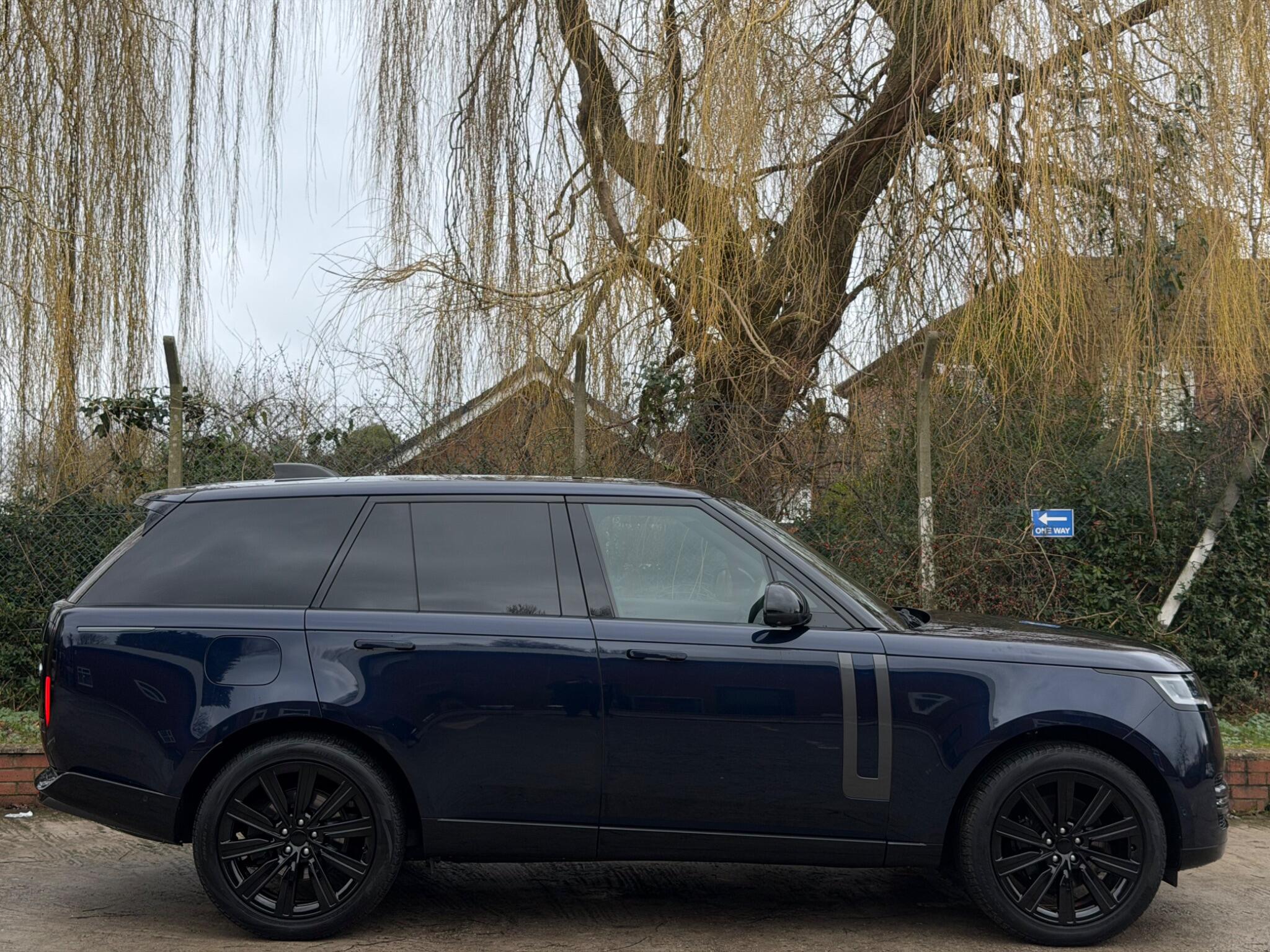 Land Rover Range Rover view 17