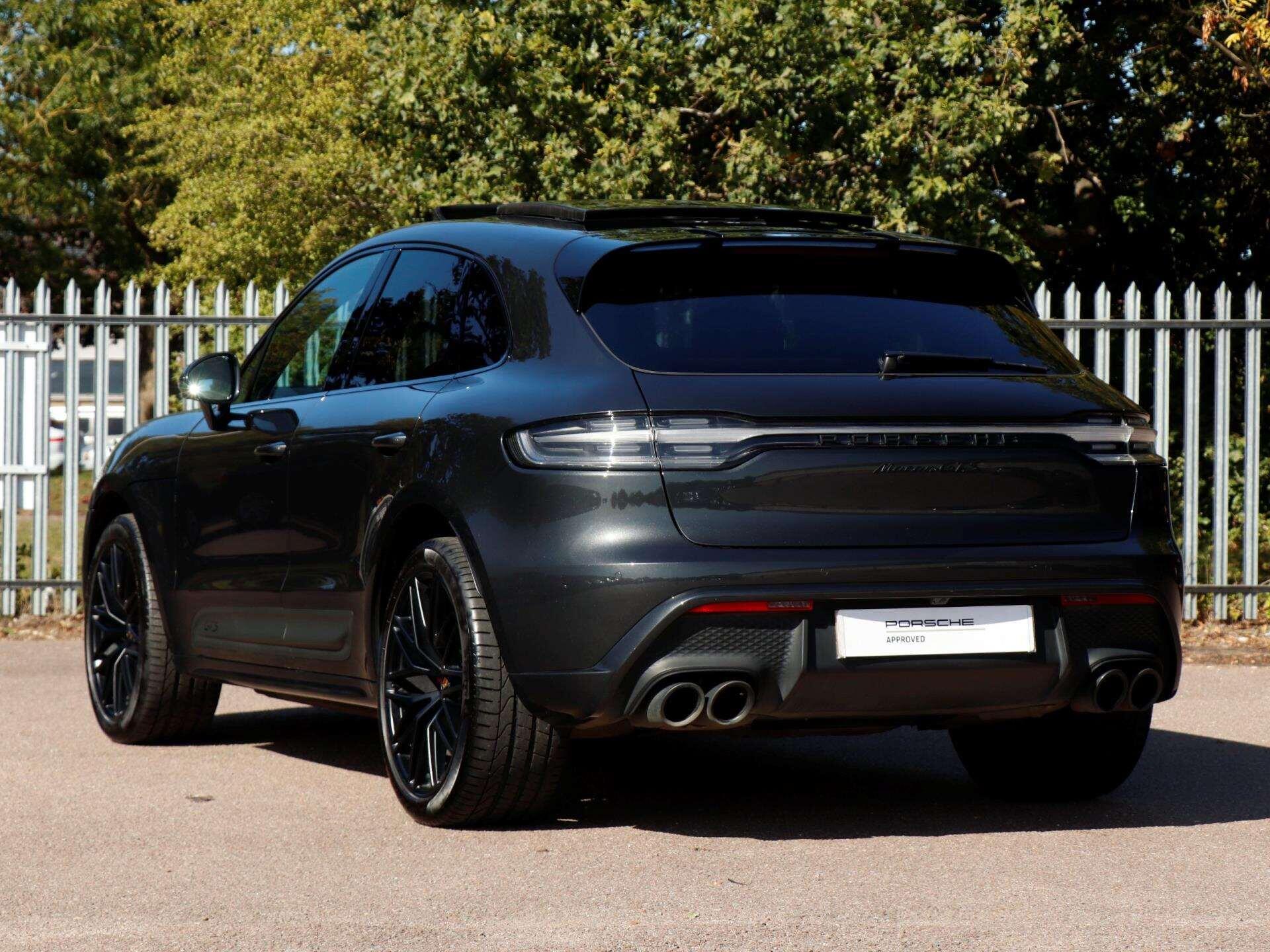 Porsche Macan view 40