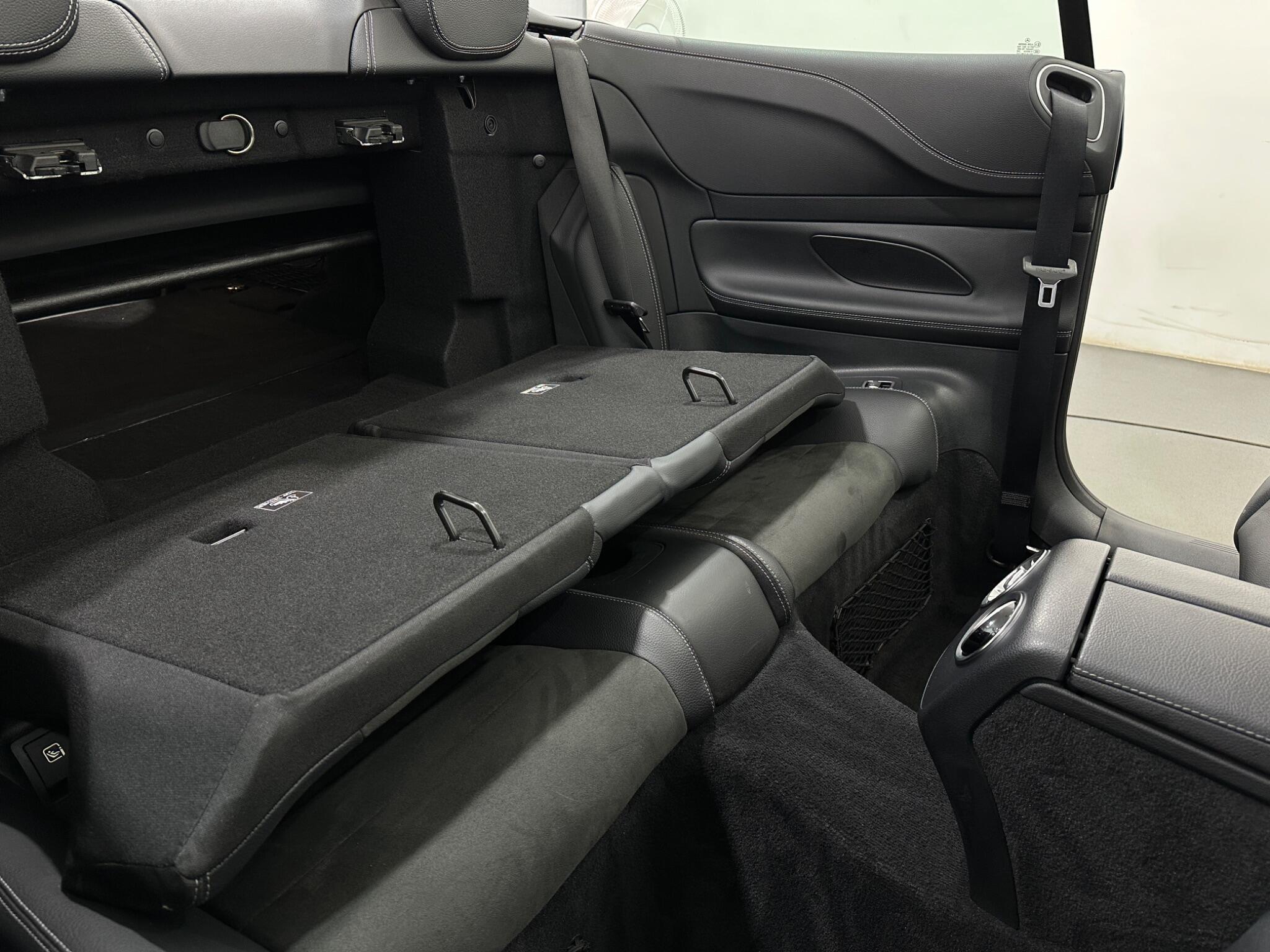 Mercedes-Benz E-Class view 43