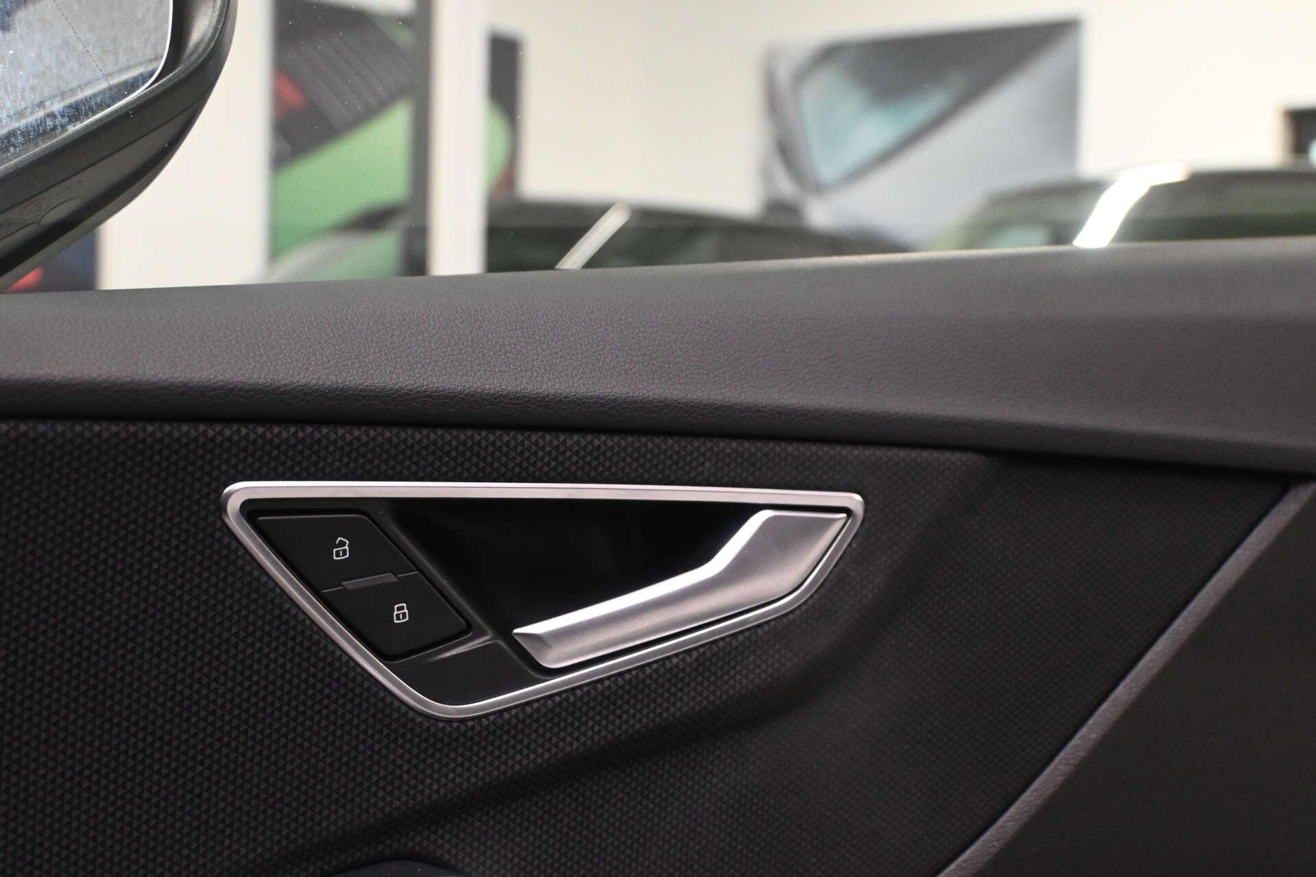 Audi Q2 view 41