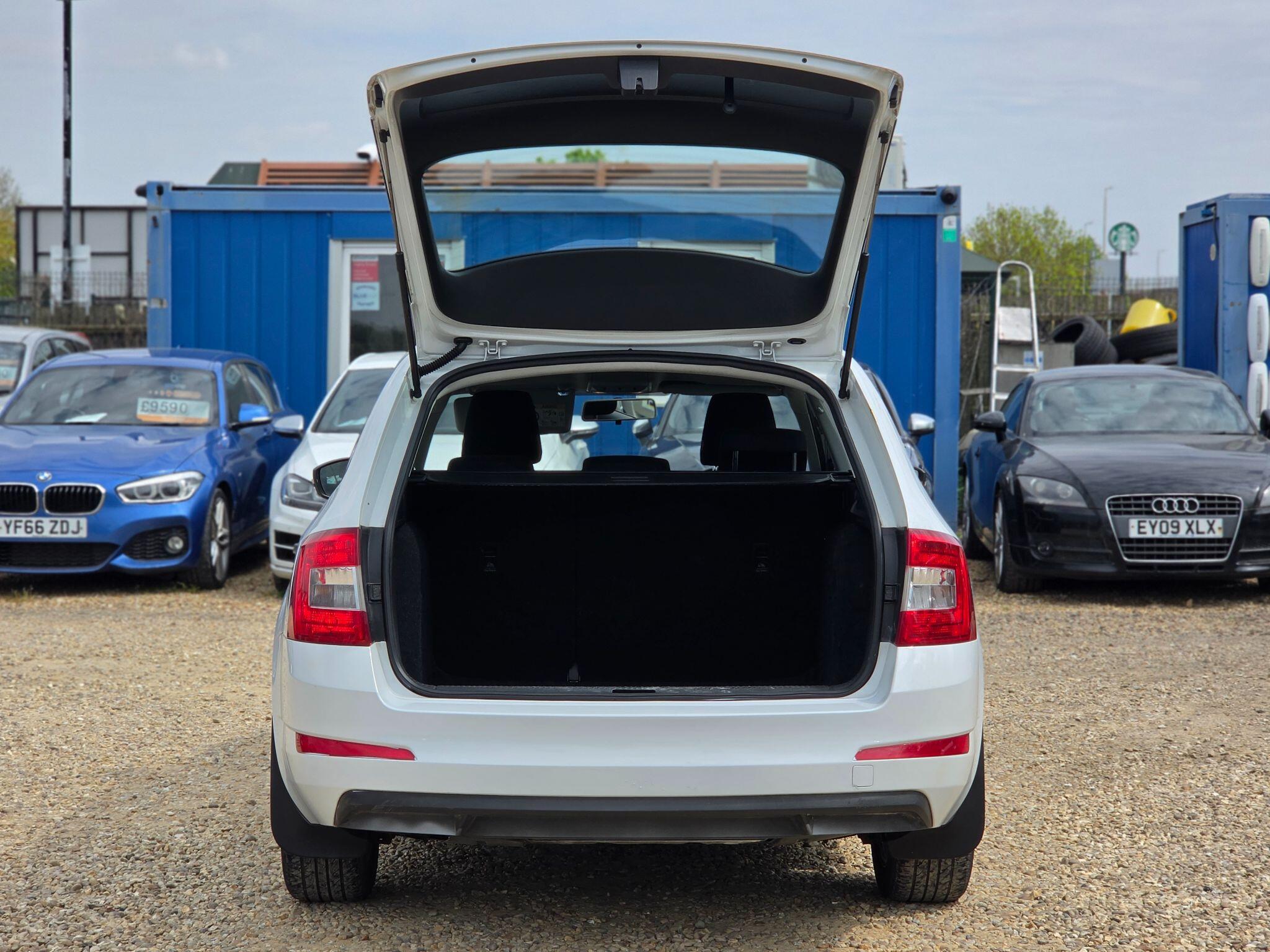 Skoda Octavia view 21