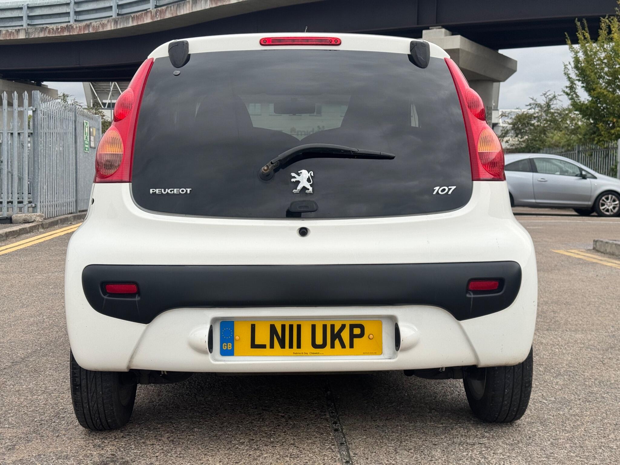 Peugeot 107 view 15