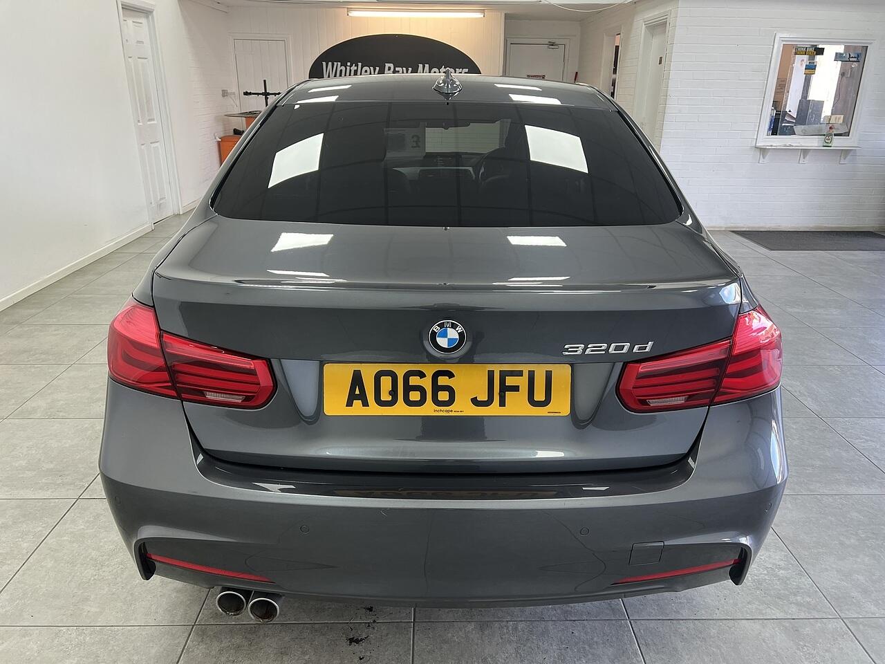 BMW 3 Series view 4