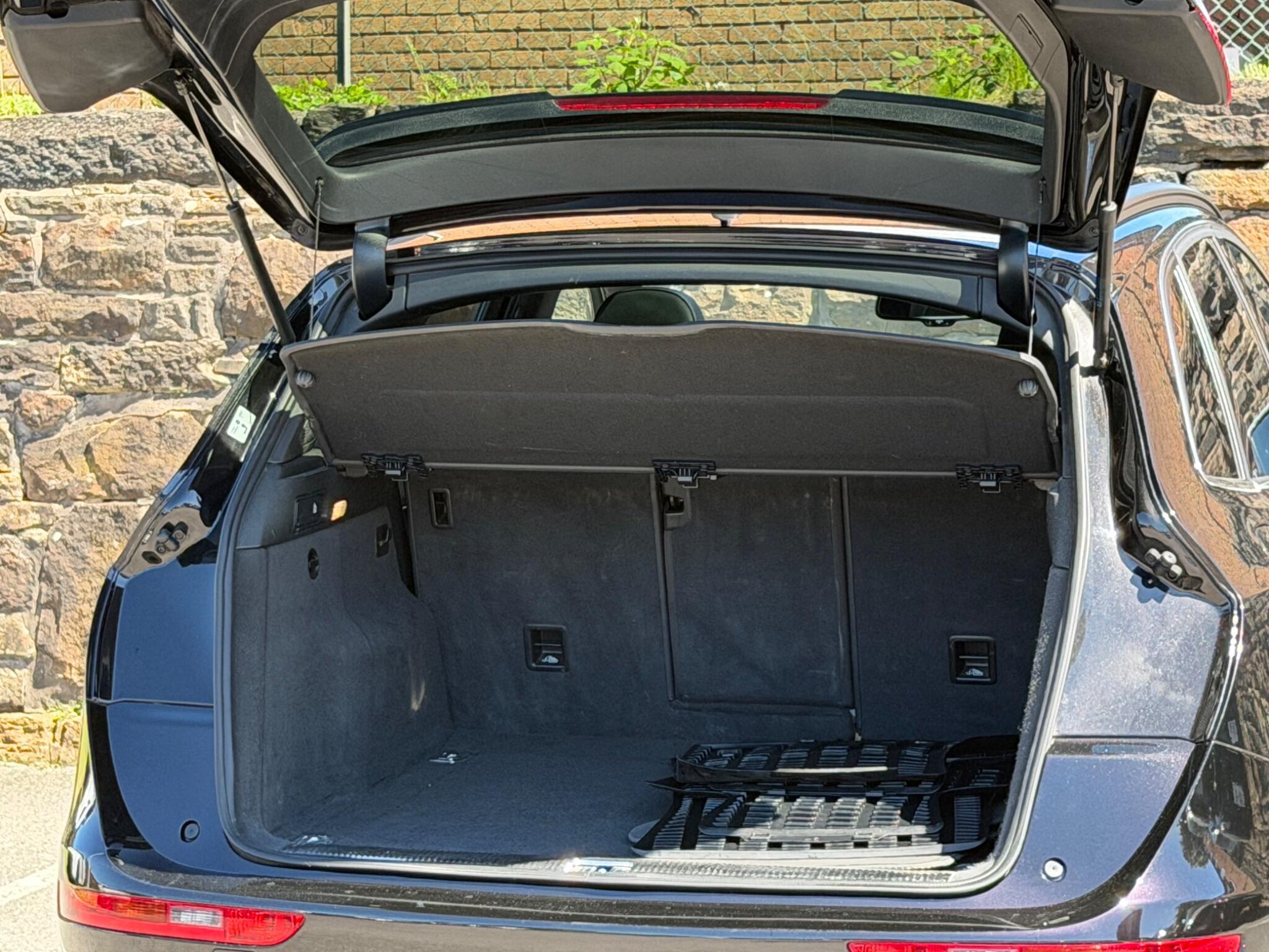 Audi SQ5 view 22