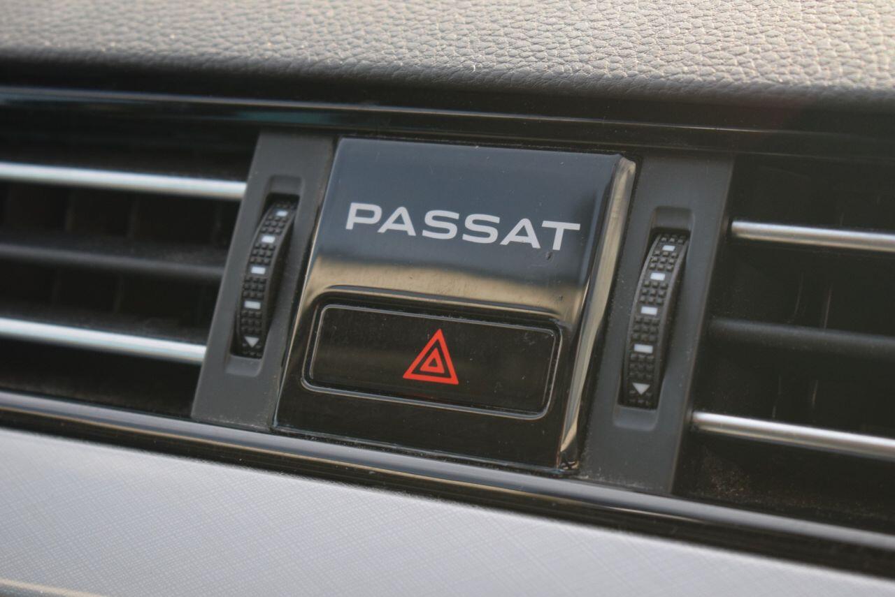Volkswagen Passat view 26