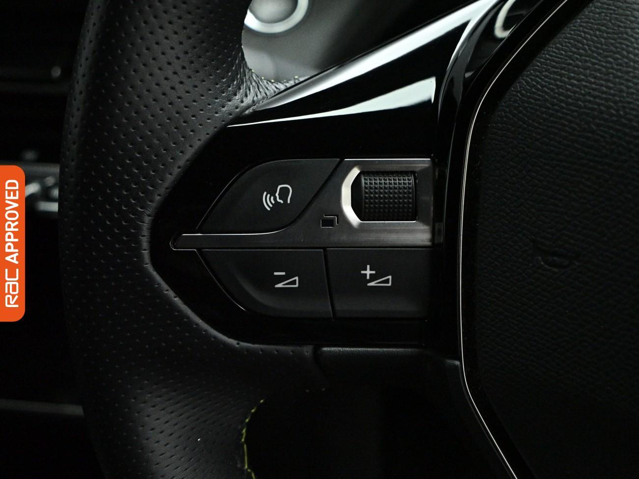 Peugeot E-2008 view 24