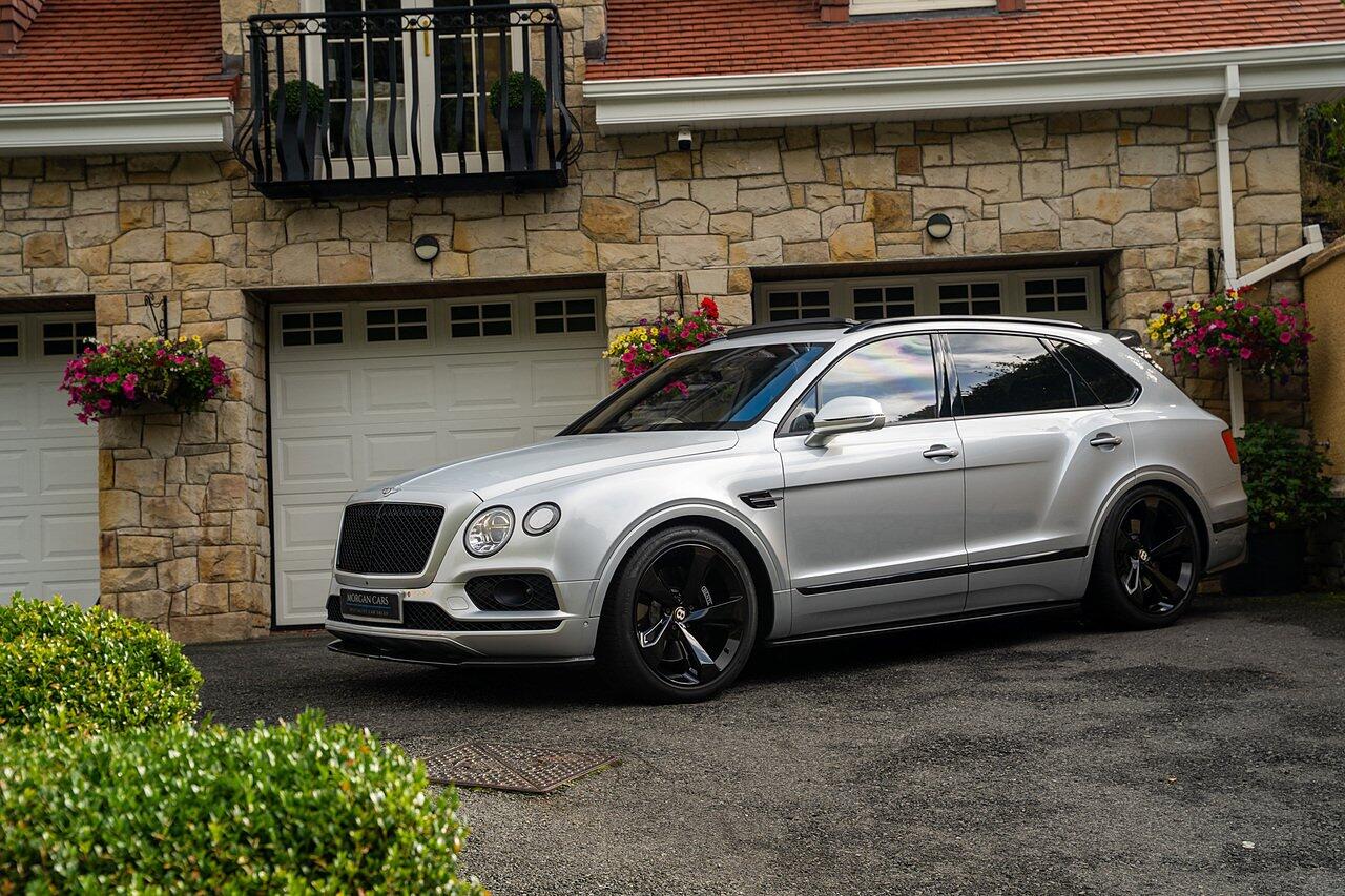 Bentley Bentayga view 37