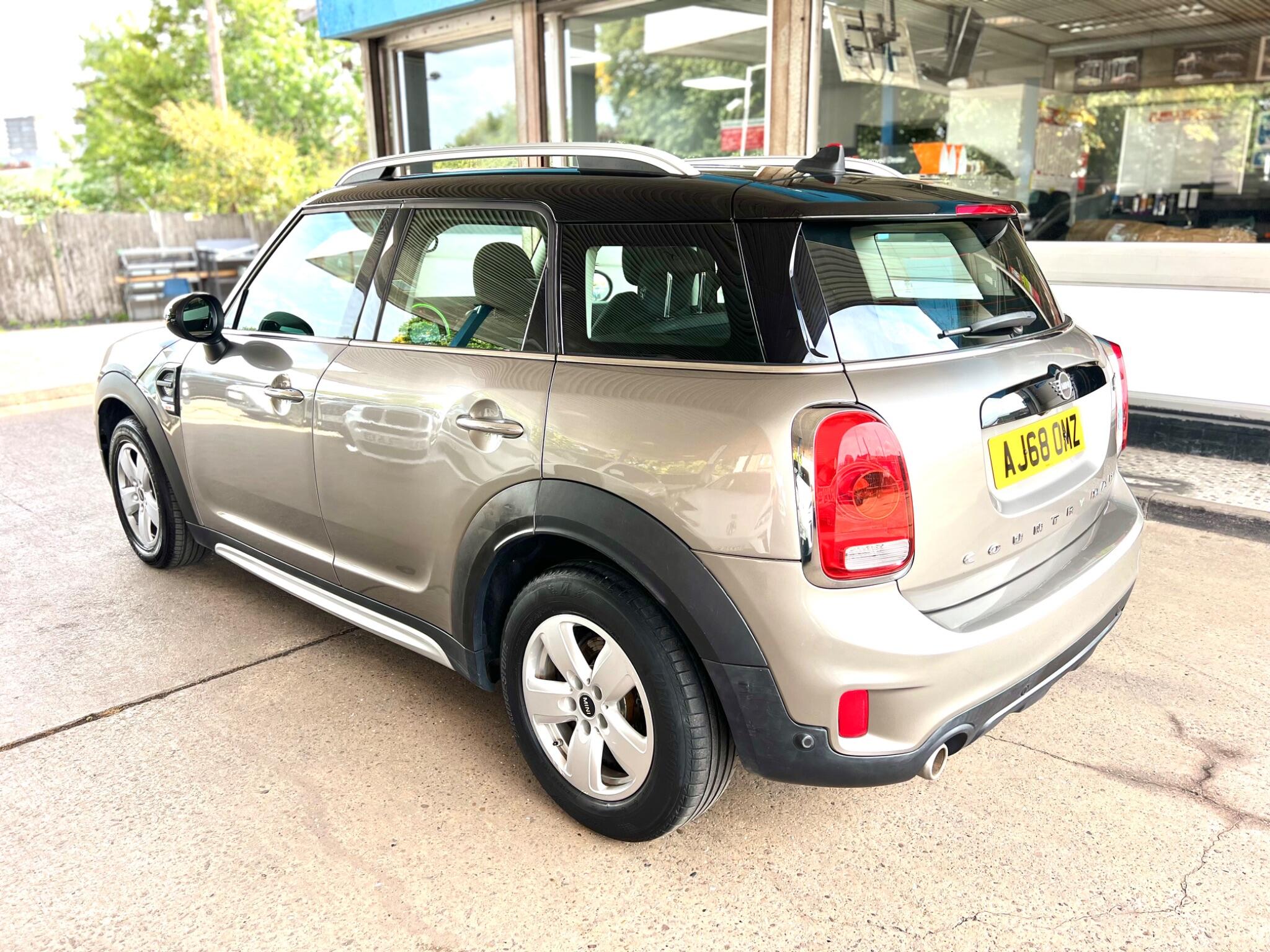 Mini Countryman view 12