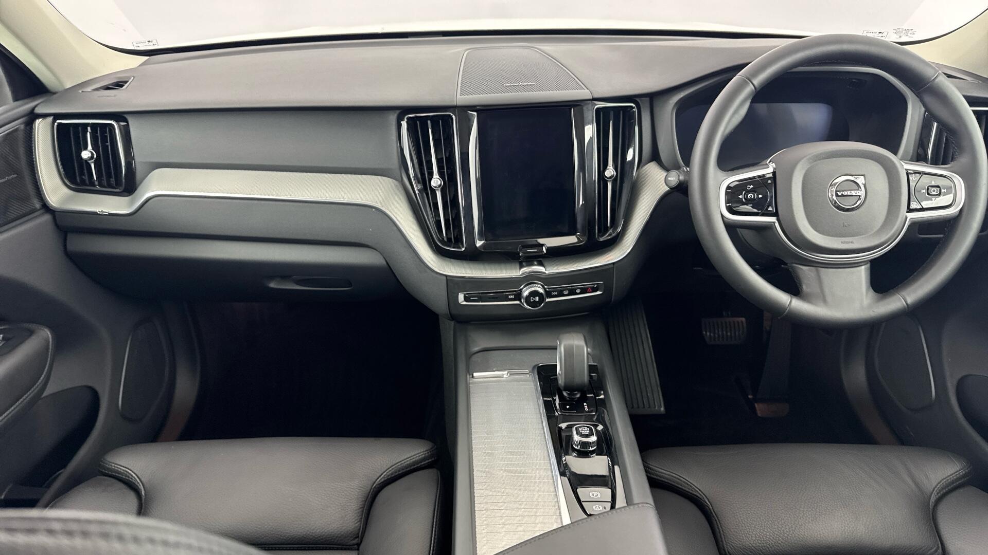 Volvo XC60 view 11
