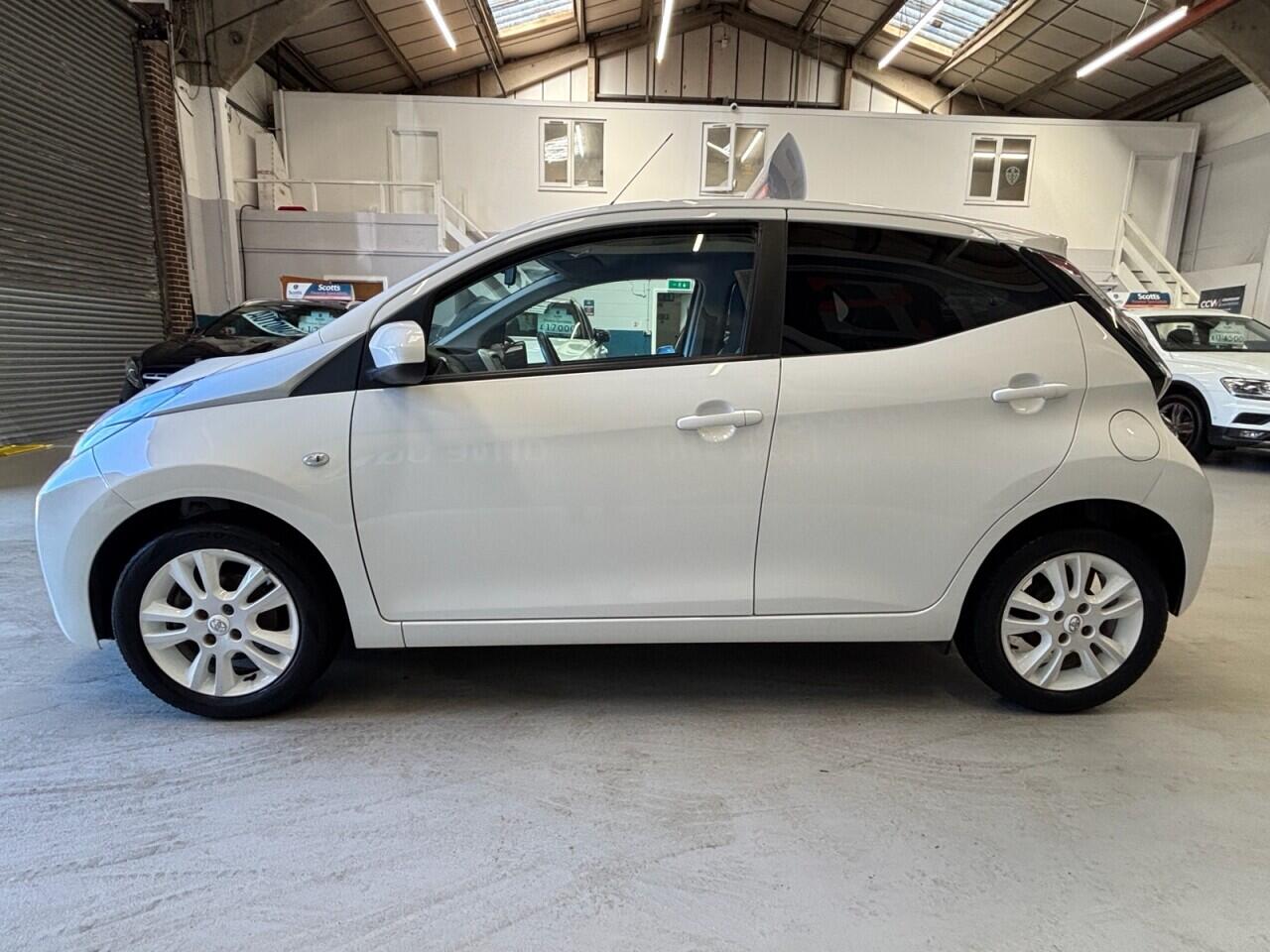 Toyota Aygo view 8