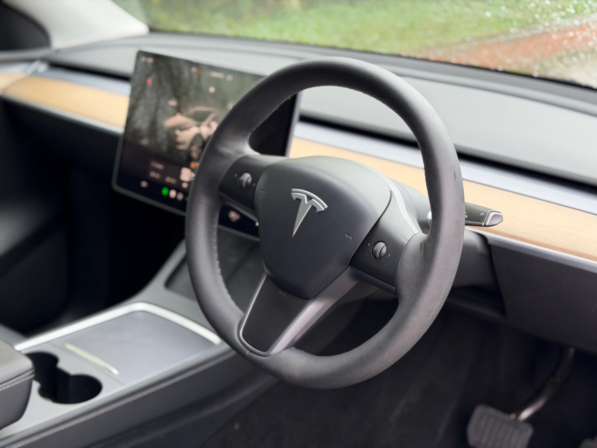 Tesla Model Y view 25