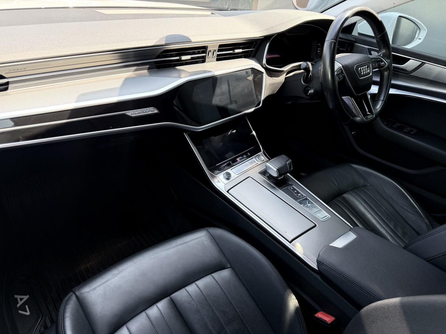 Audi A7 view 13