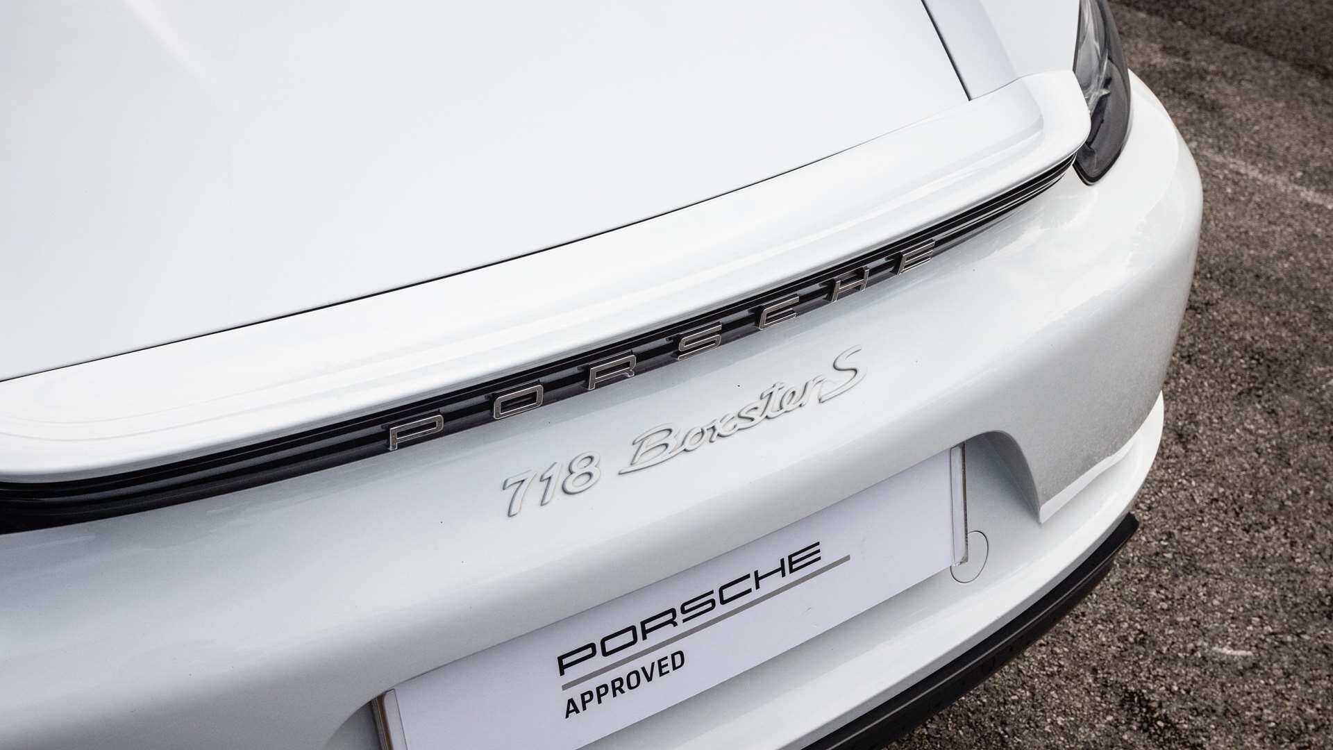 Porsche Boxster view 35