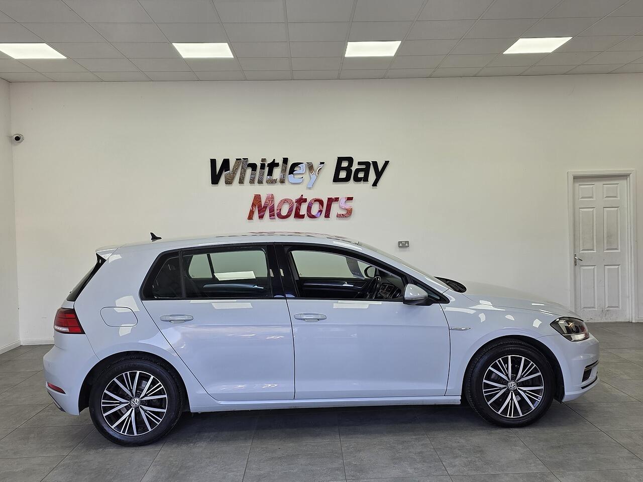 Volkswagen Golf view 2