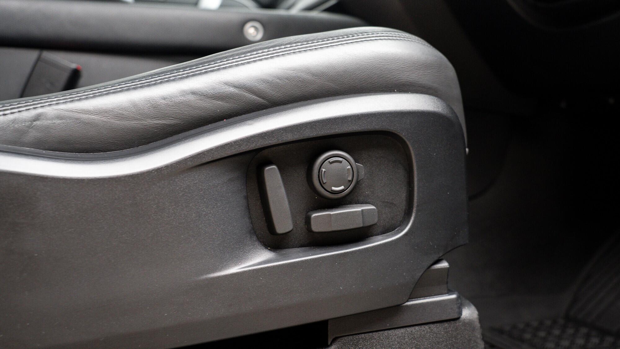 Land Rover Defender view 46