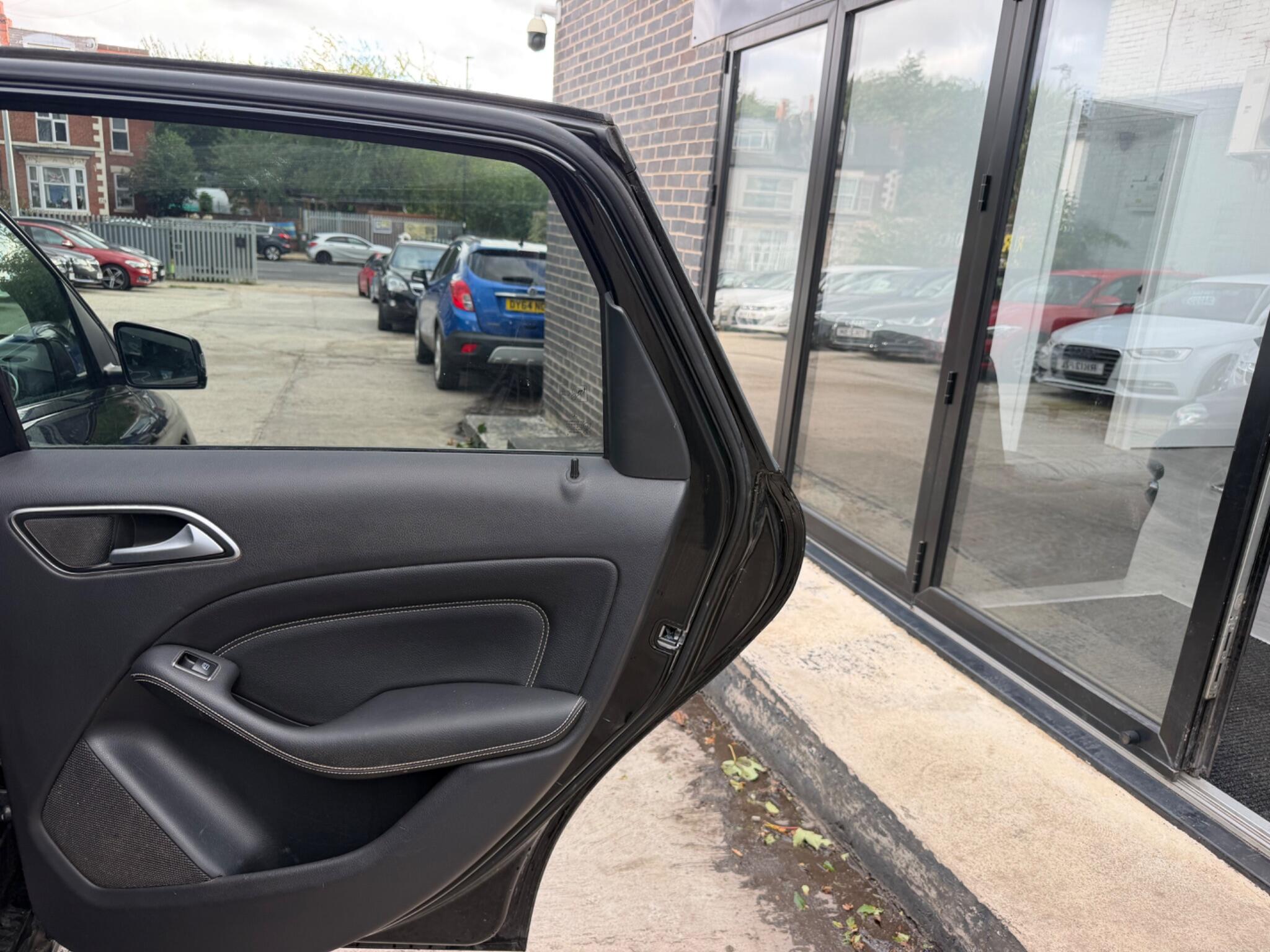 Mercedes-Benz B-Class view 19
