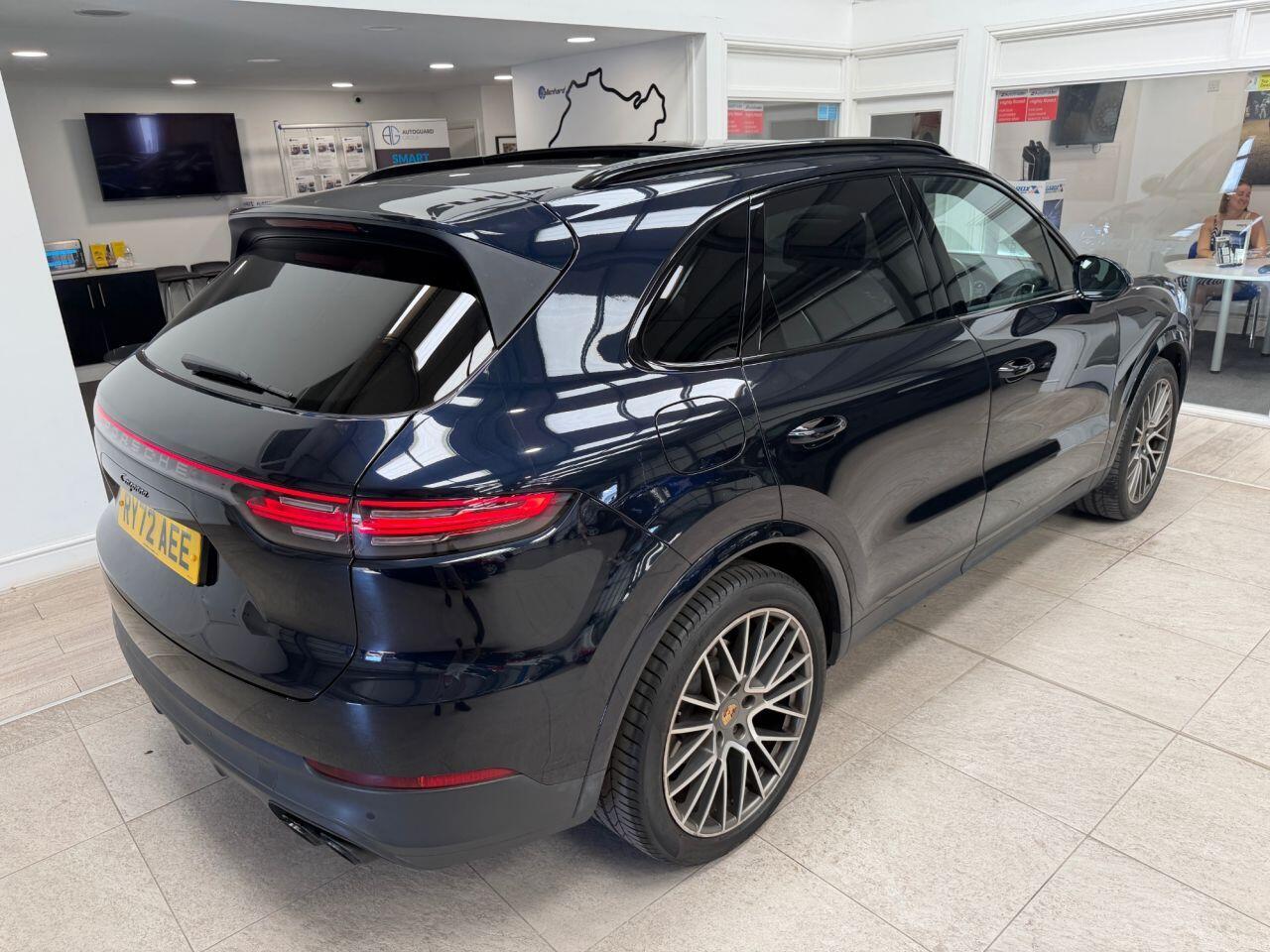 Porsche Cayenne view 27