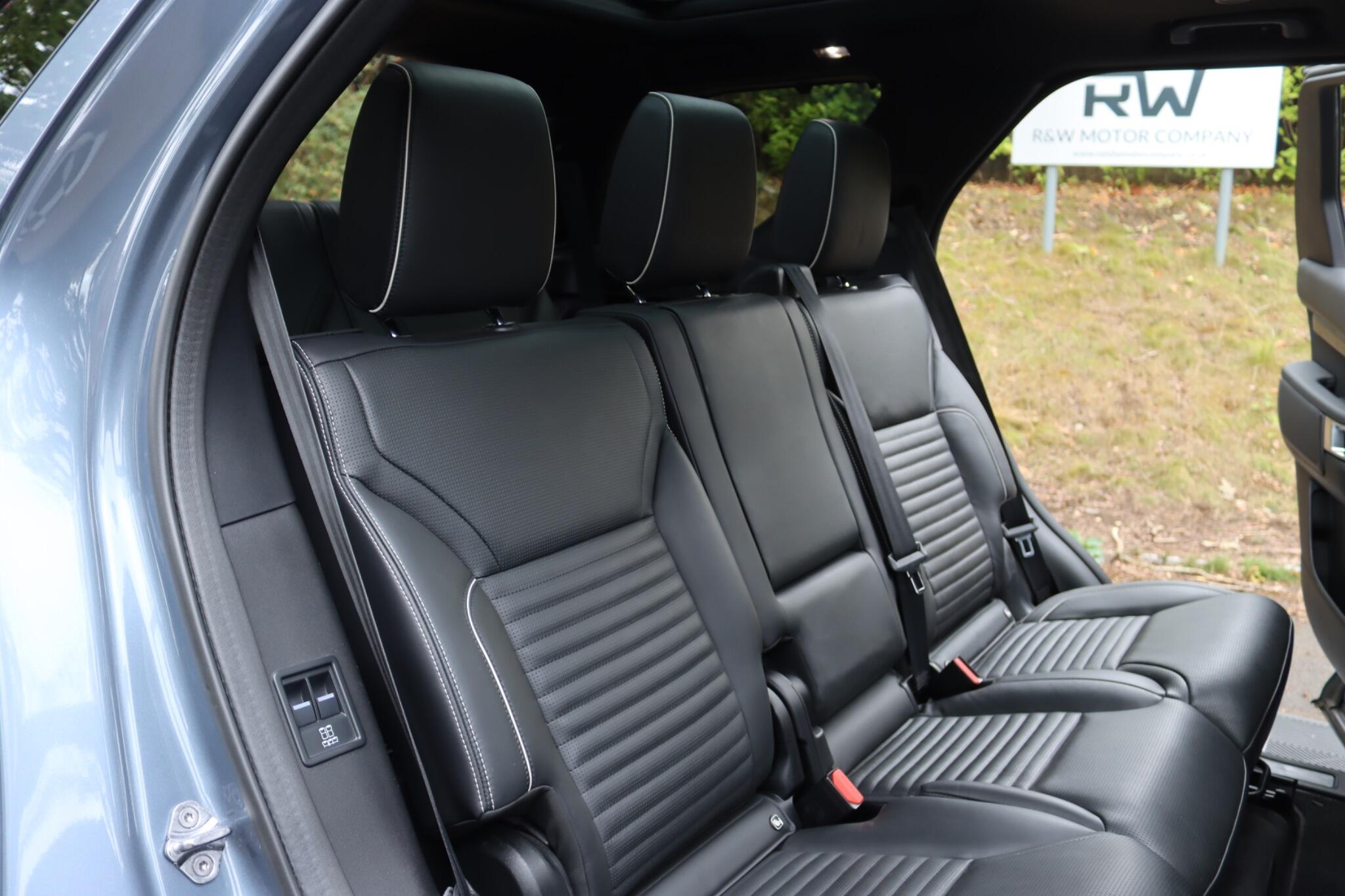 Land Rover Discovery view 36