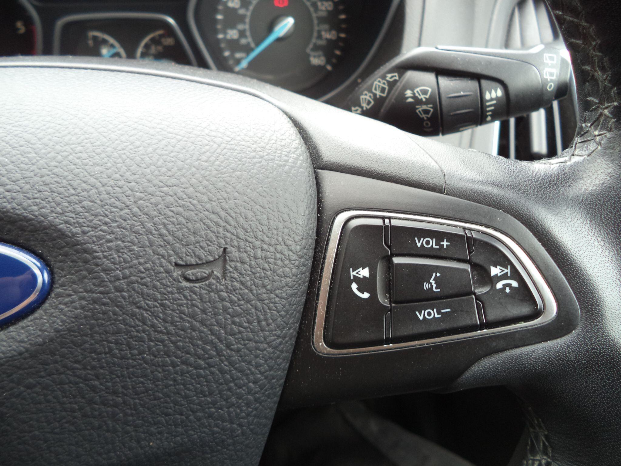 Ford Focus view 43