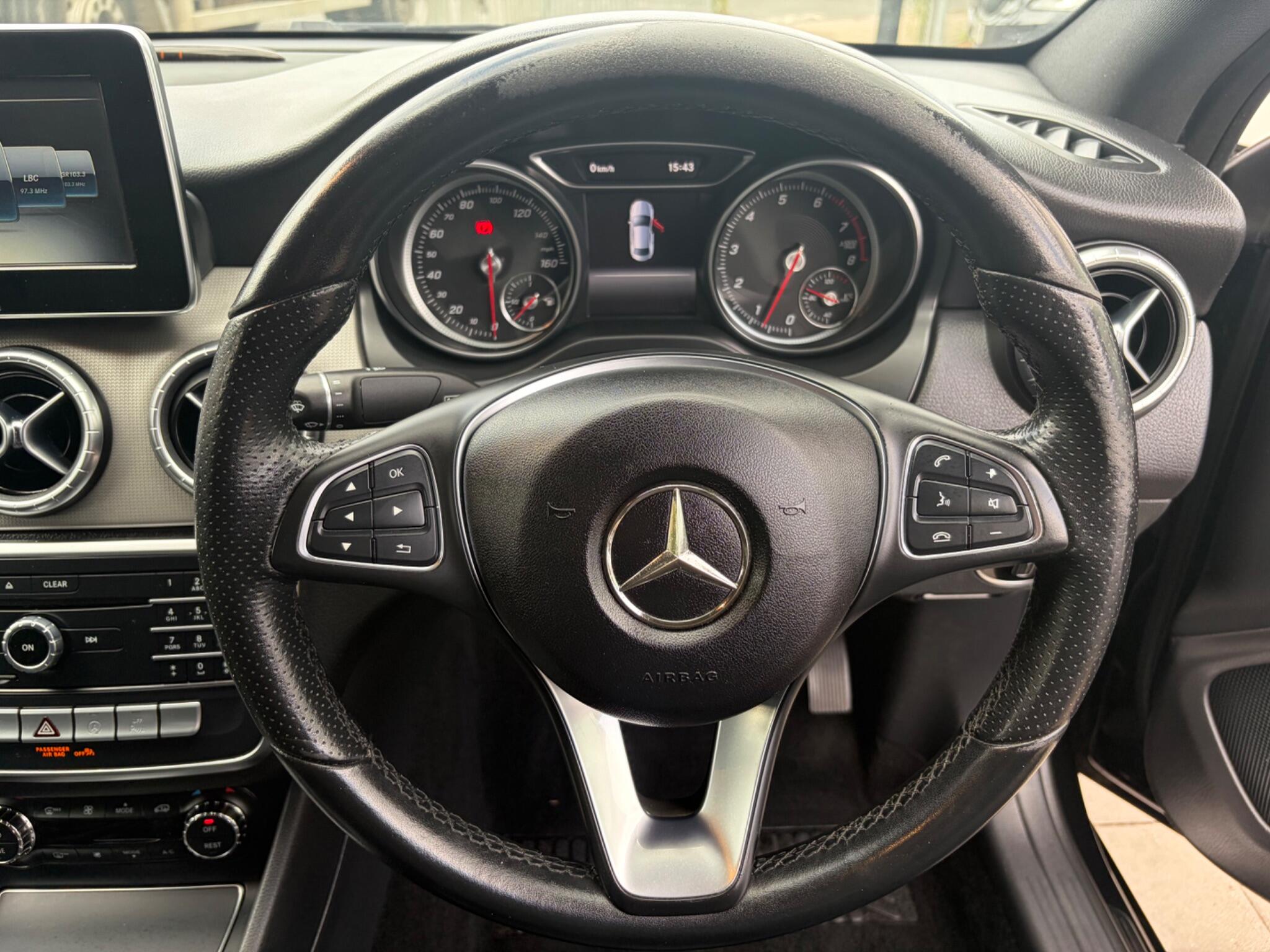 Mercedes-Benz Cla view 40