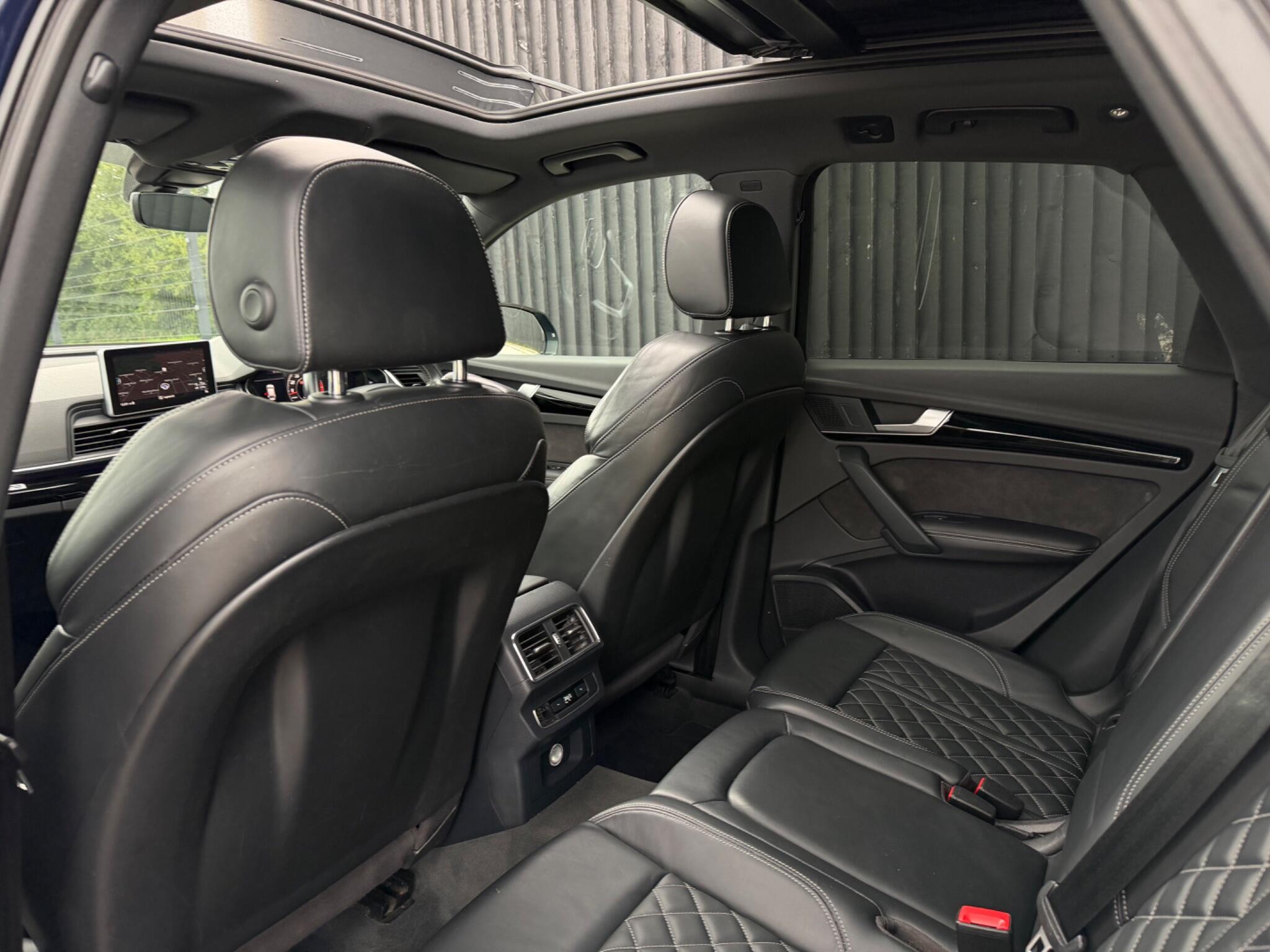 Audi SQ5 view 31